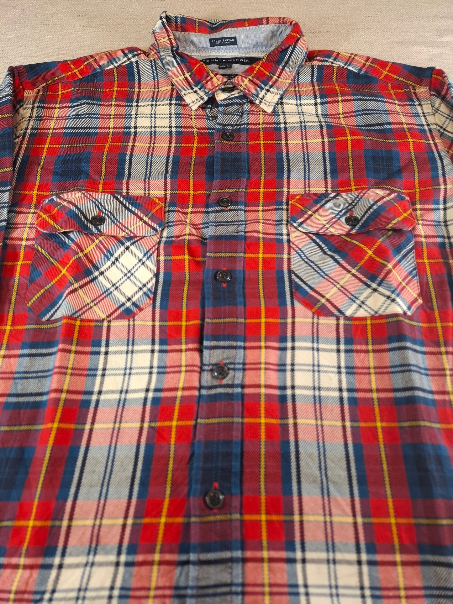 001089 Tommy Hilfiger Button down shirt size L Multi/ Red