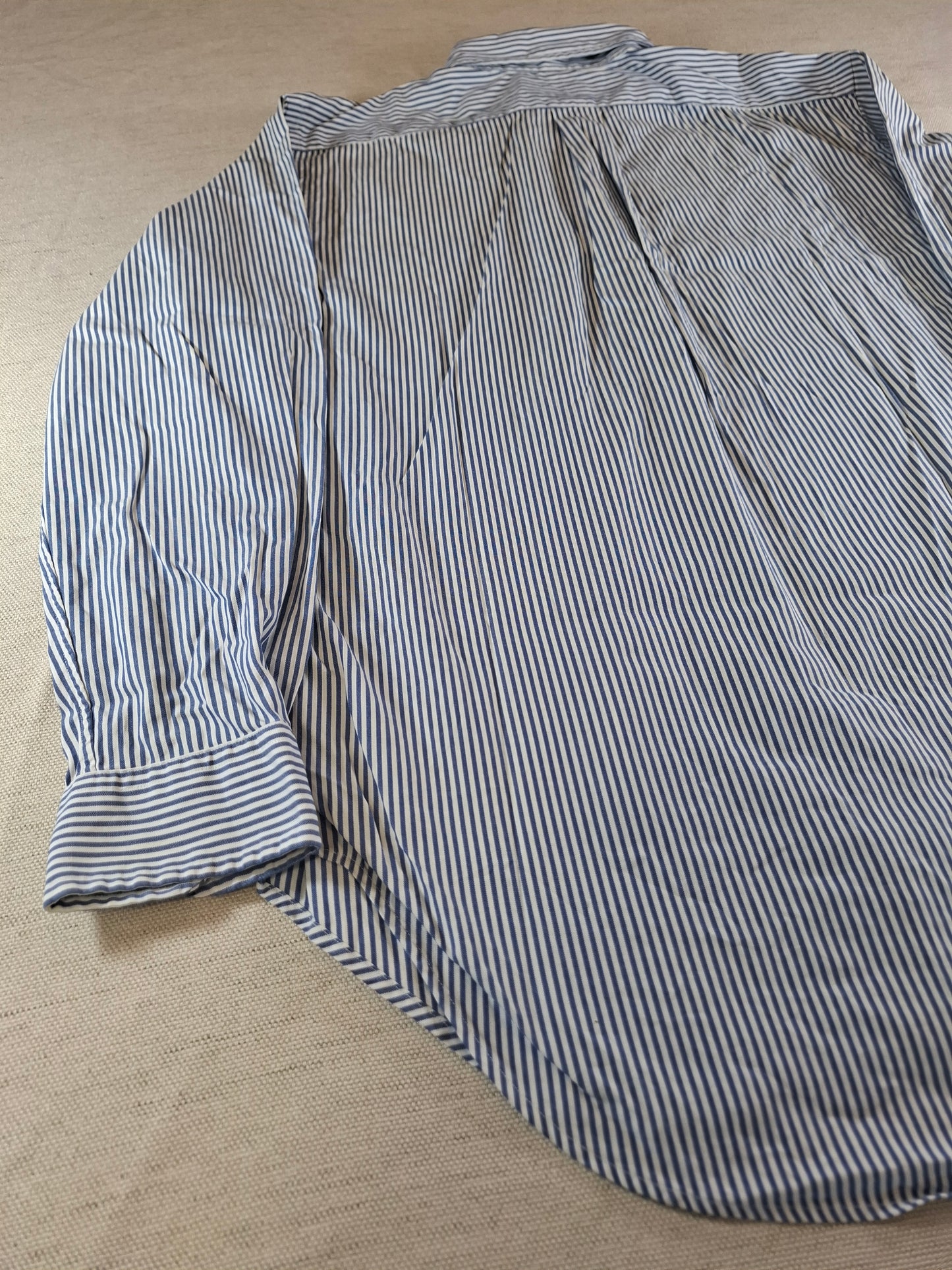 001082 Polo Ralph Lauren Button down shirt size 15.5 / 32-33 Blue/ White striped
