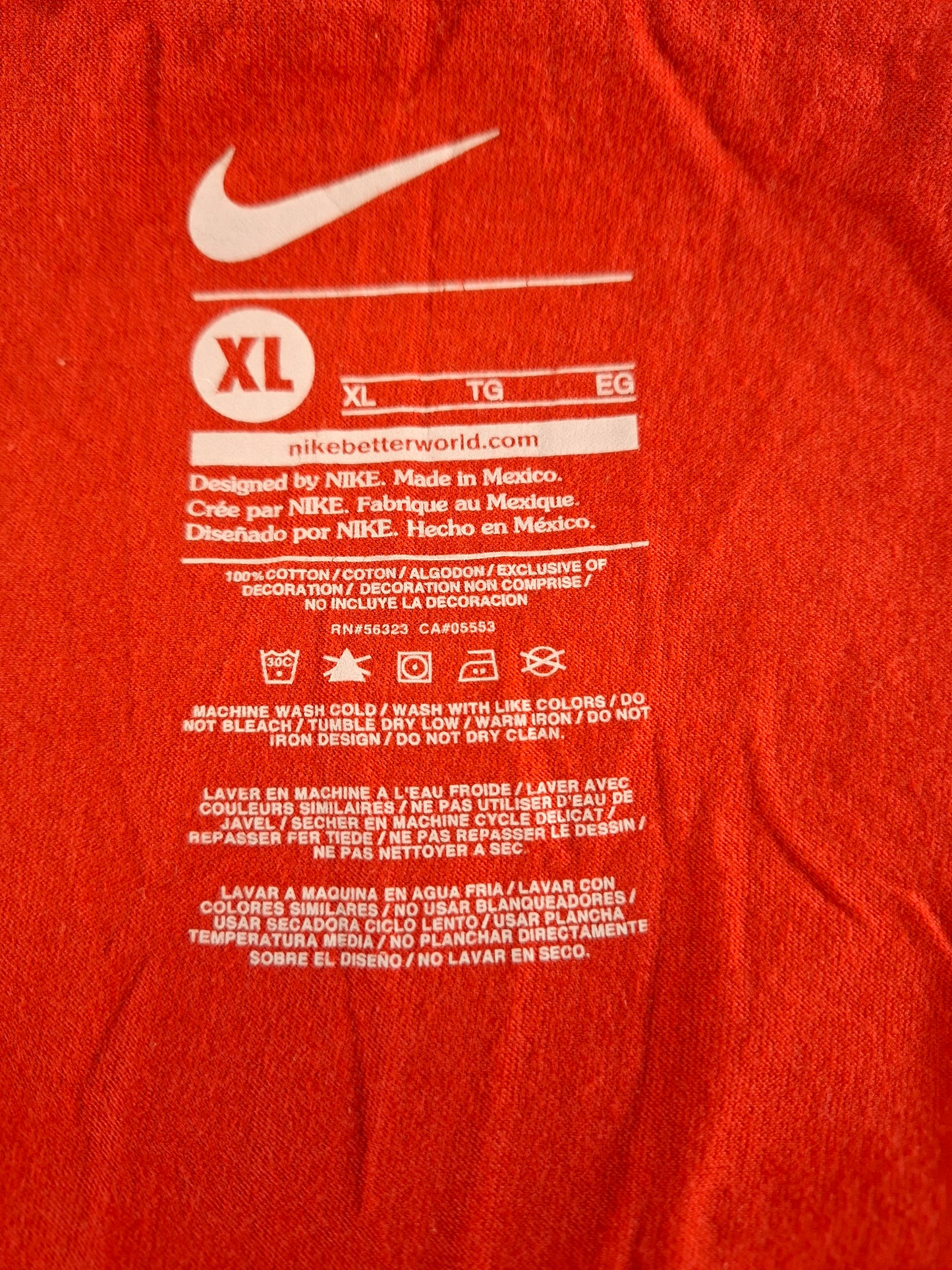001127 Nike T-shirt size XL Red