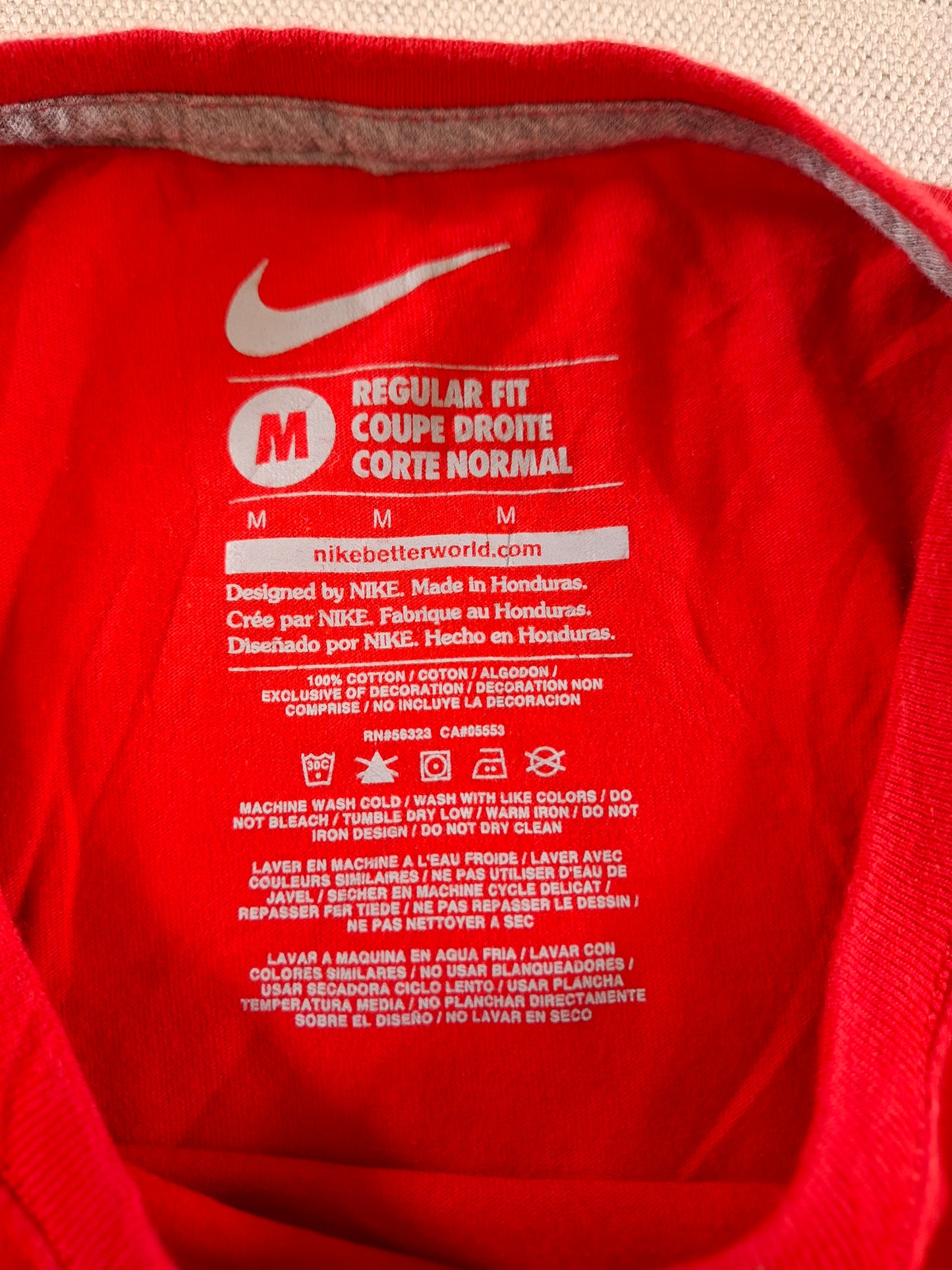 001128 Nike T-shirt size M Red