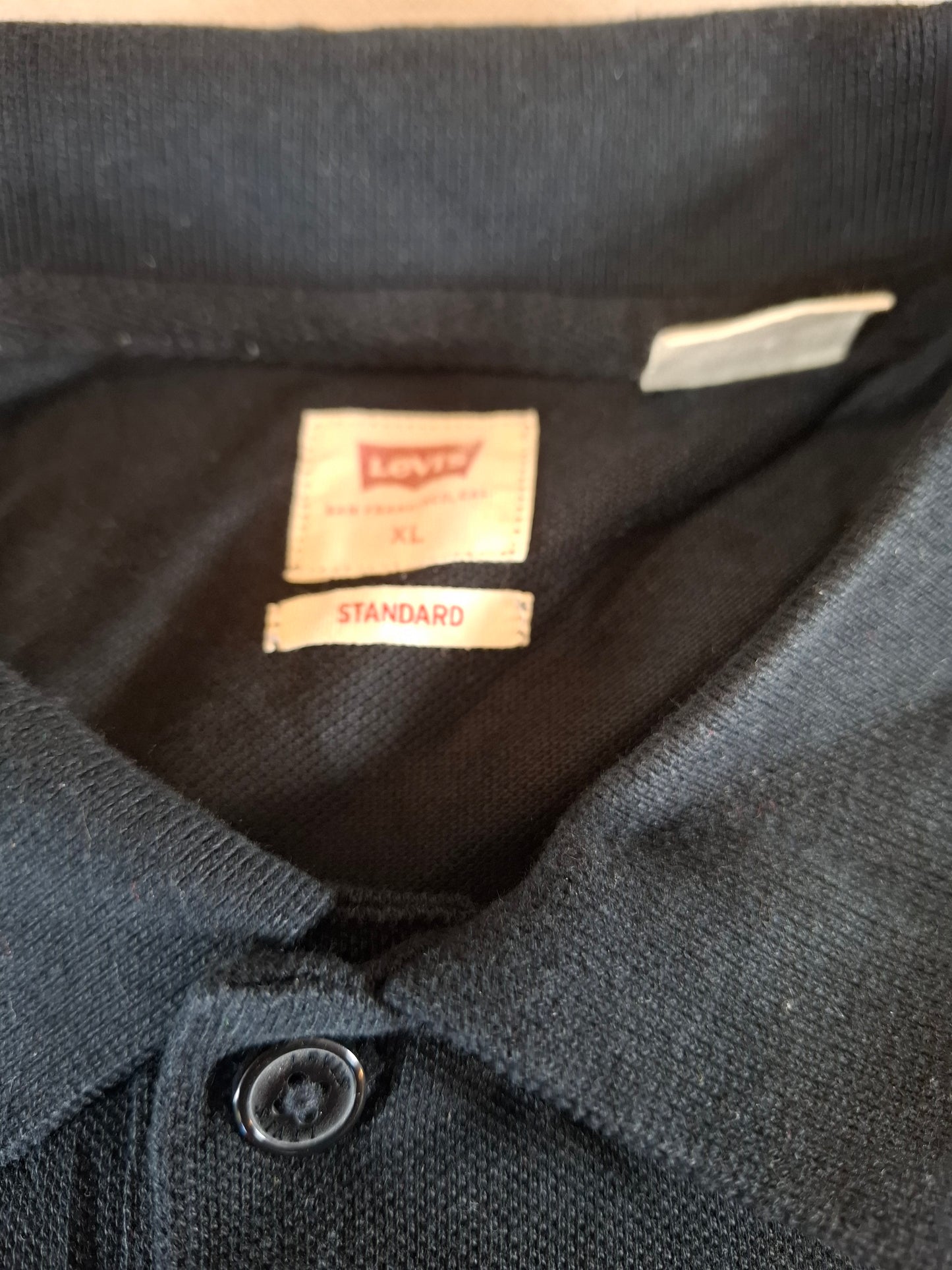 001136 Levi's Polo size XL Black