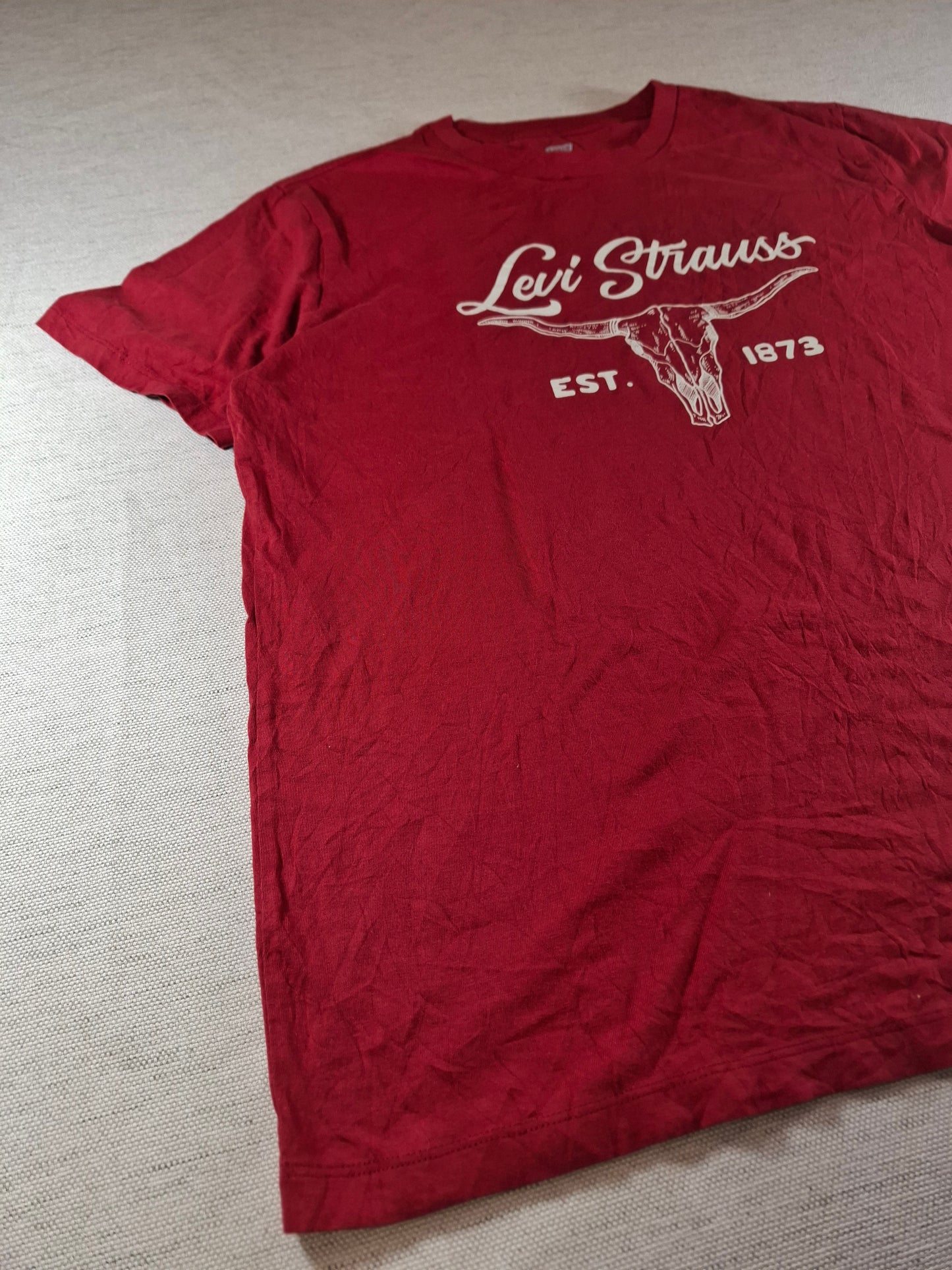 001134 Levi's T-shirt size Red