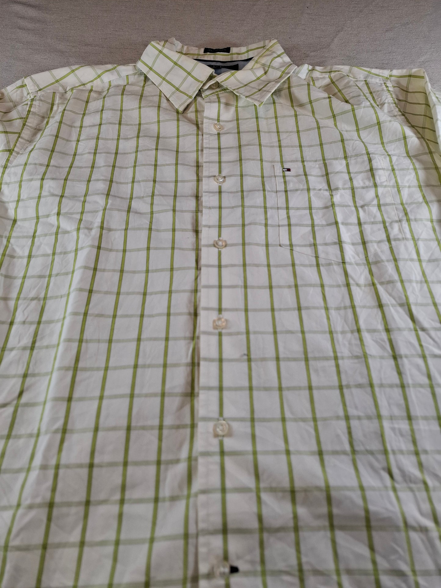 001093 Tommy Hilfiger Button down shirt size 16,5-17 / L Green/ White checkered
