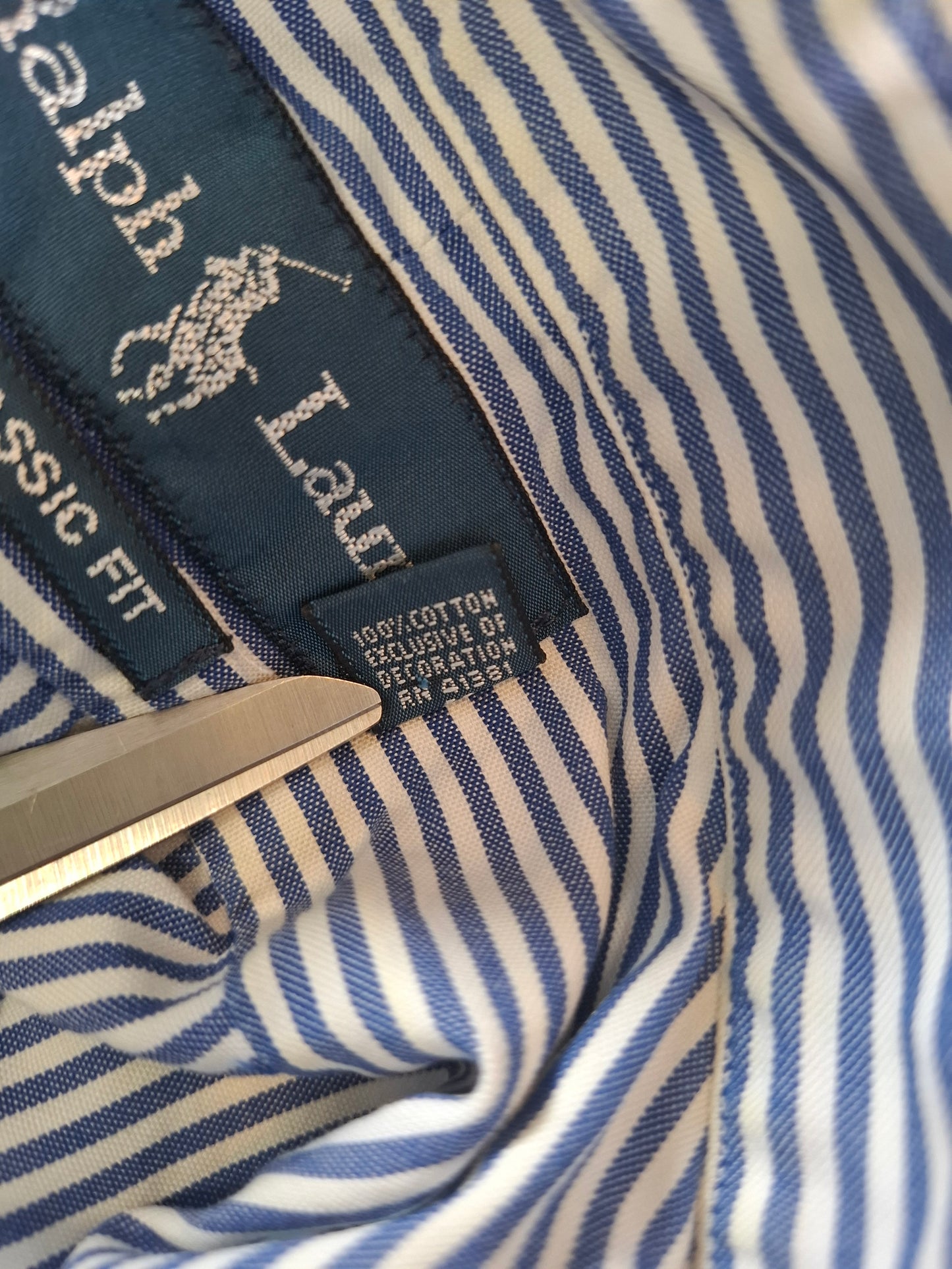 001082 Polo Ralph Lauren Button down shirt size 15.5 / 32-33 Blue/ White striped