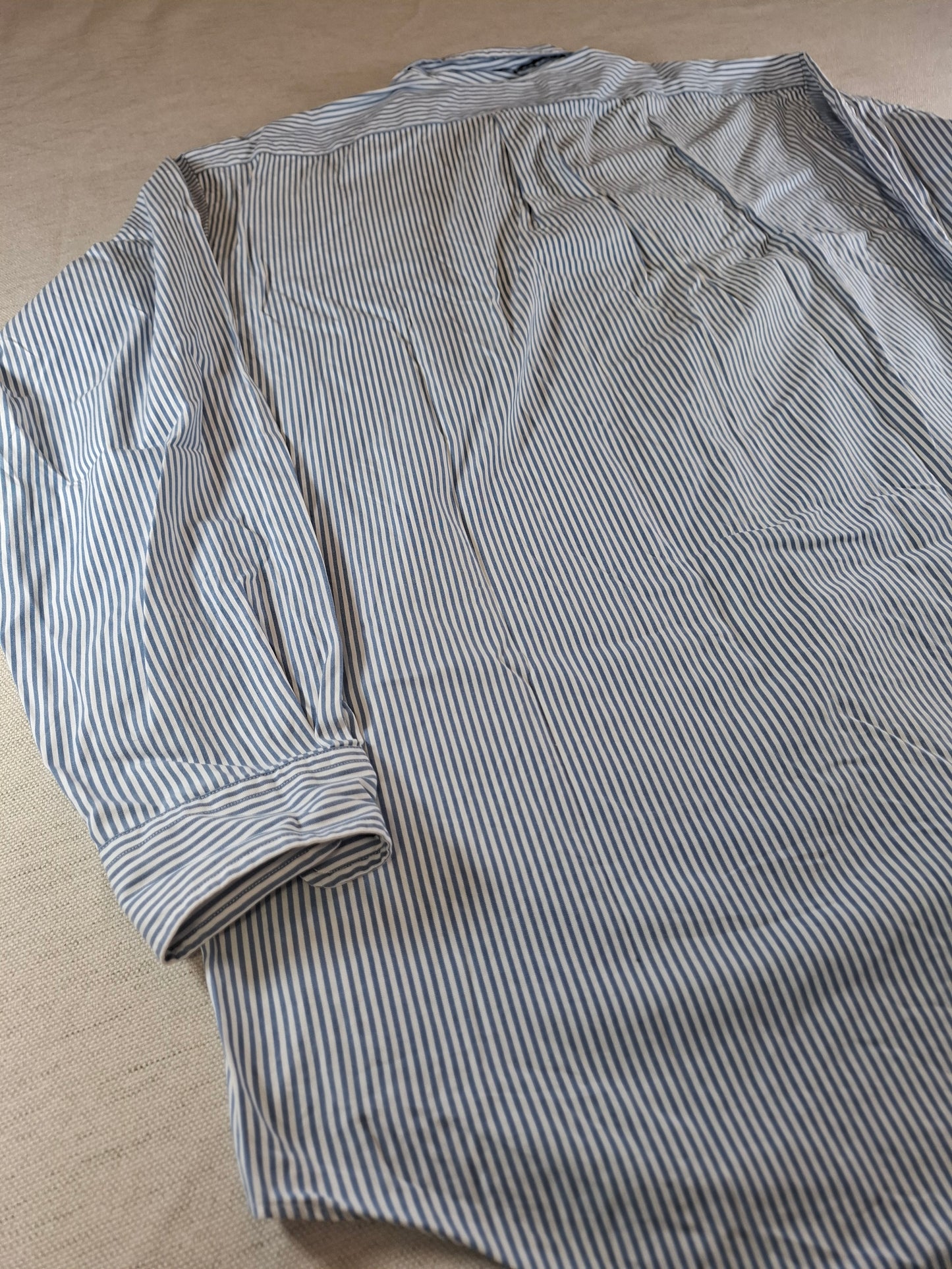 001081 Polo Ralph Lauren Button down shirt size 16.5 / 34-35 Blue/ White striped