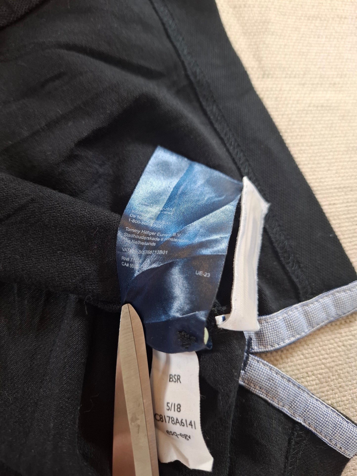 000158 Tommy Hilfiger Polo size M Black