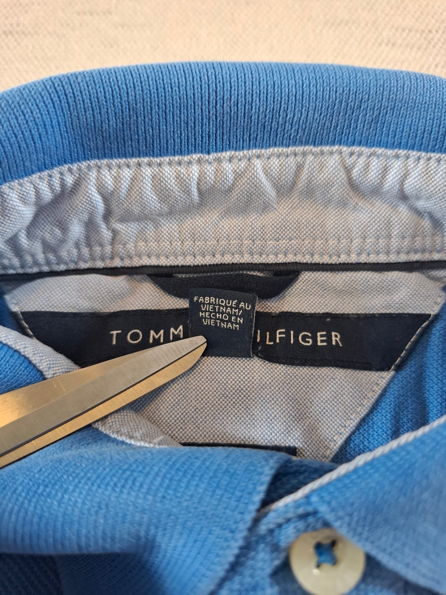001110 Tommy Hilfiger Polo size M Blue