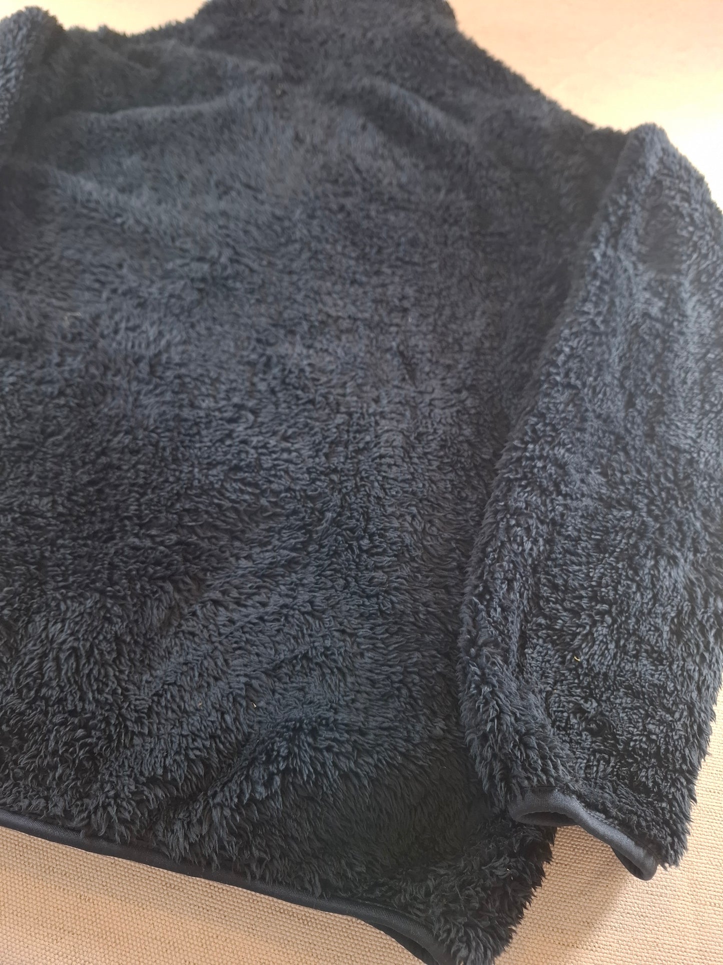 000692 Patagonia Fleece size L Black