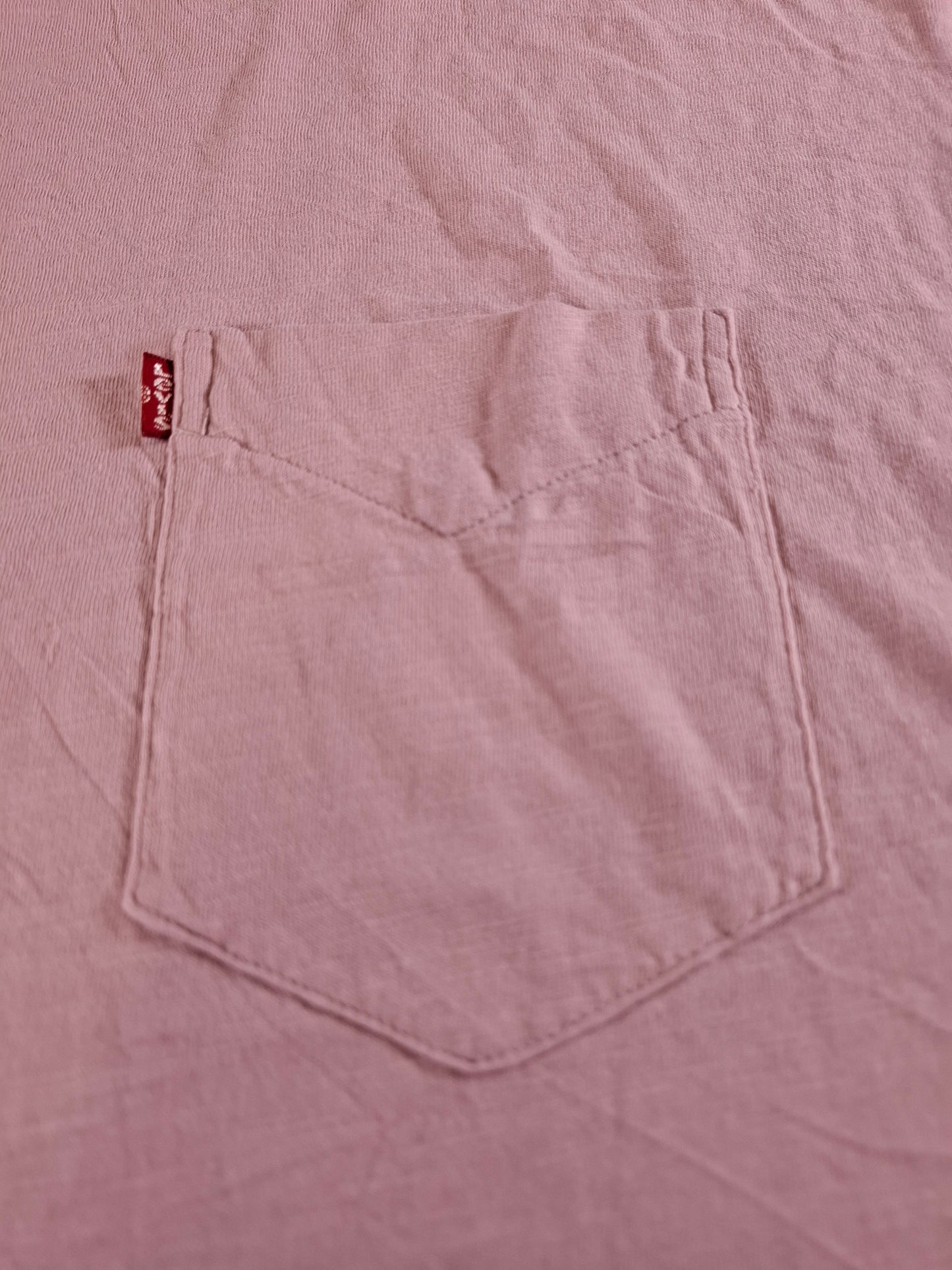 001139 Levi's T-shirt size L Lila