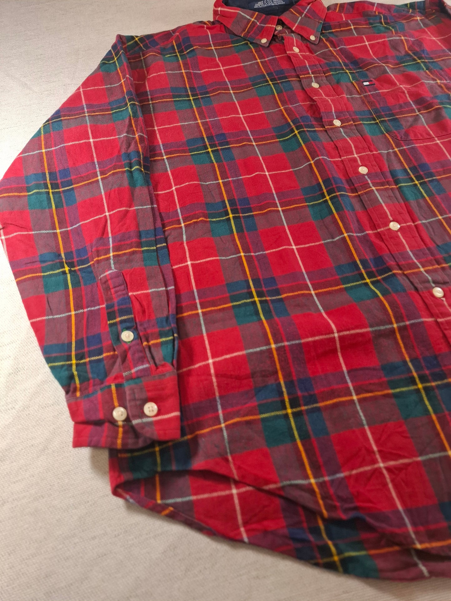 001088 Tommy Hilfiger Button down shirt size L Multi/ Red