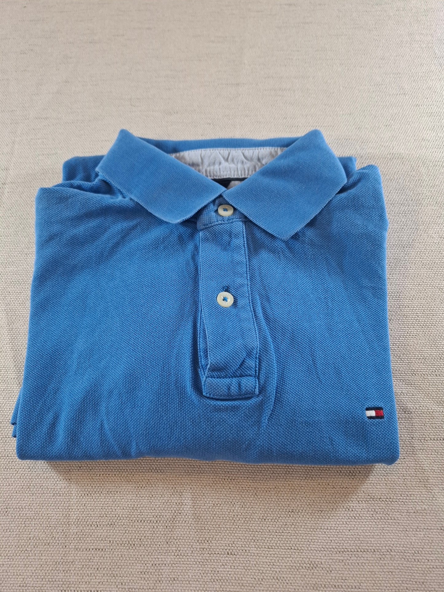 001110 Tommy Hilfiger Polo size M Blue