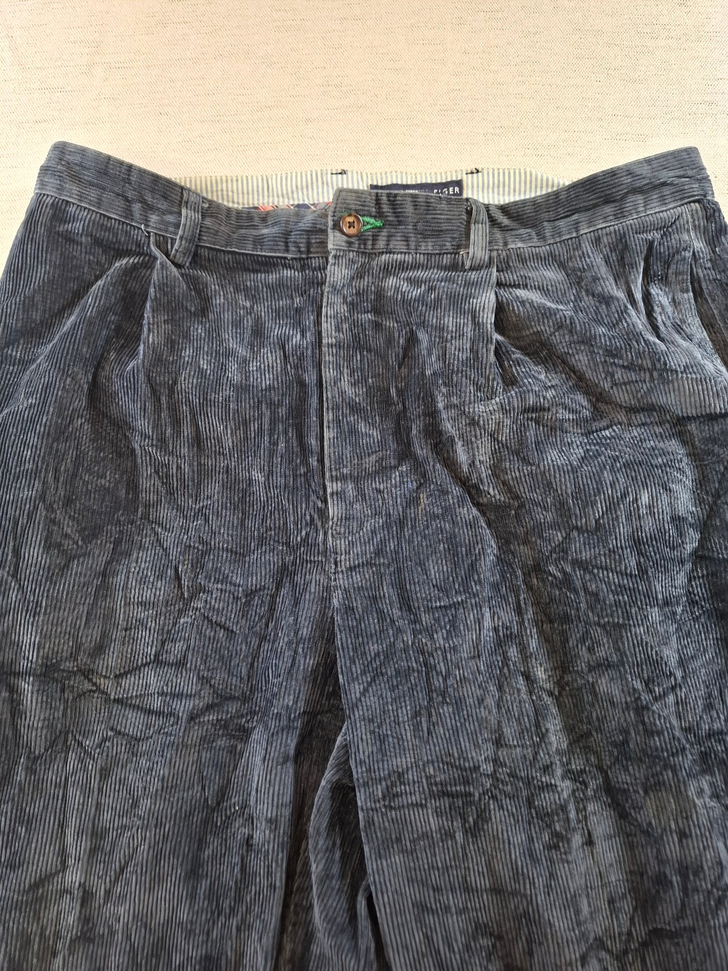 001165 Tommy Hilfiger Corduroy pants size 36/30 Black/Navy