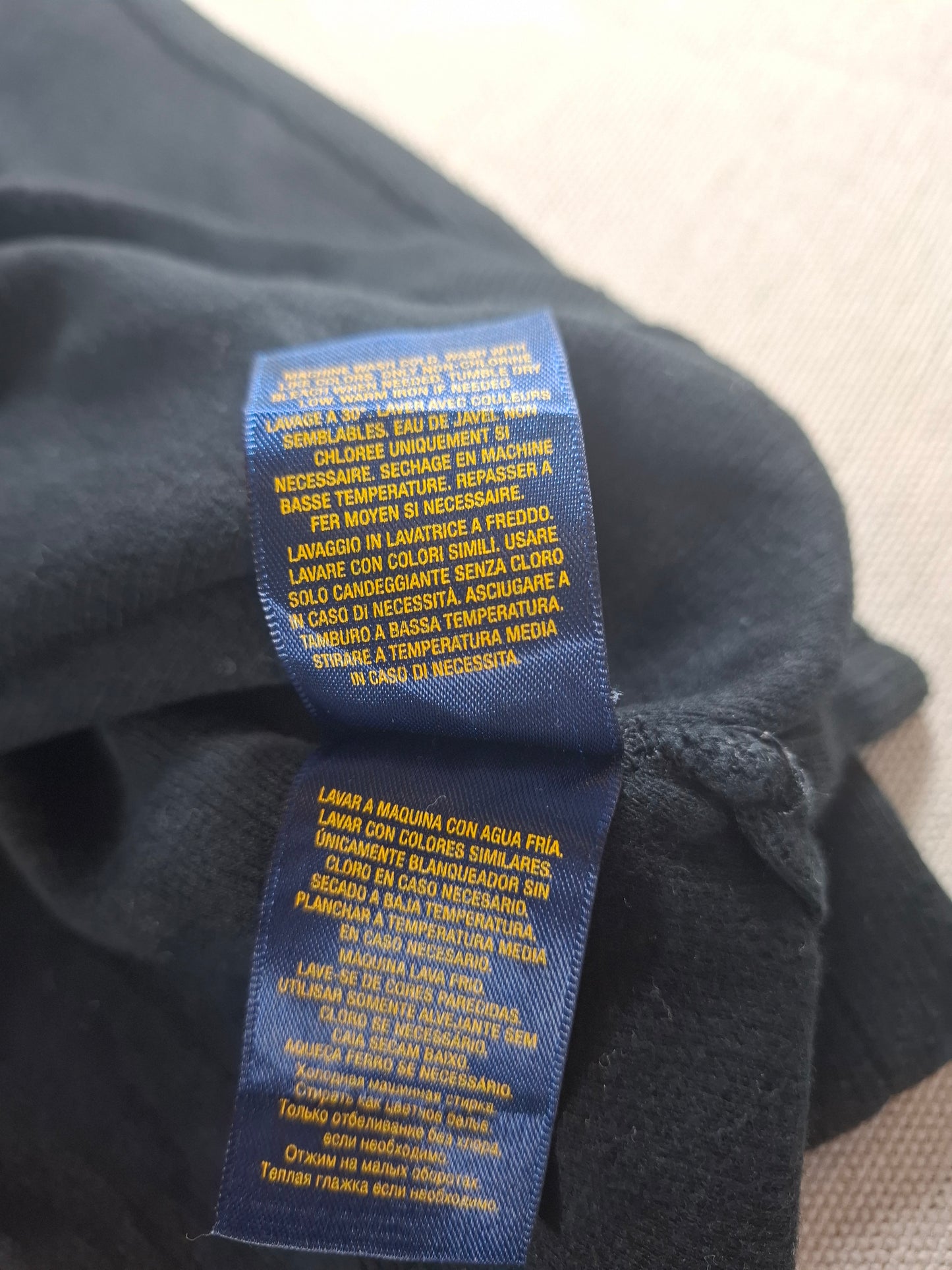 000487 Polo Ralph Lauren 1/4 zip sweater size L Black (with red edge)