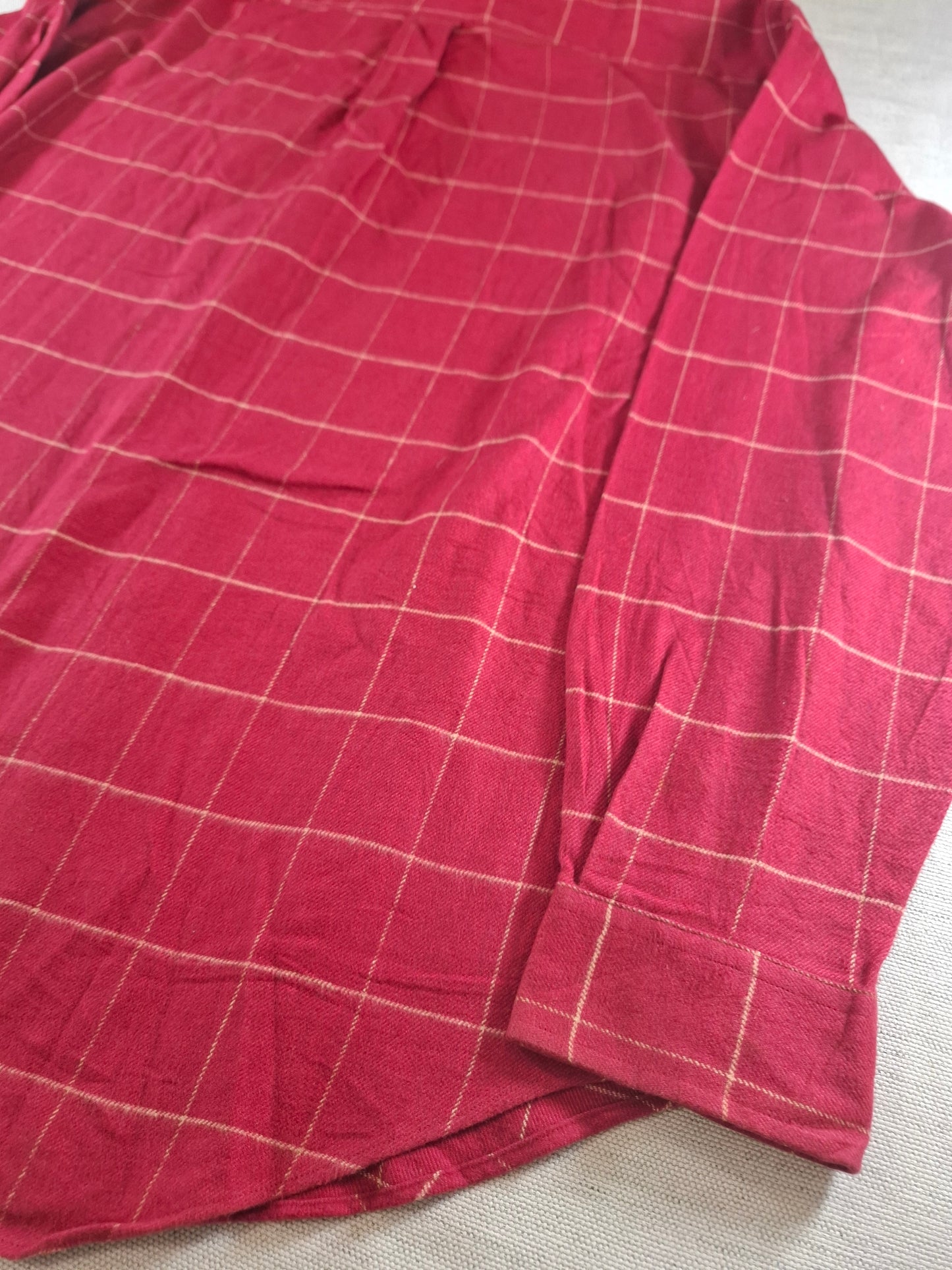 001090 Tommy Hilfiger Button down shirt size L Red/ White checkered