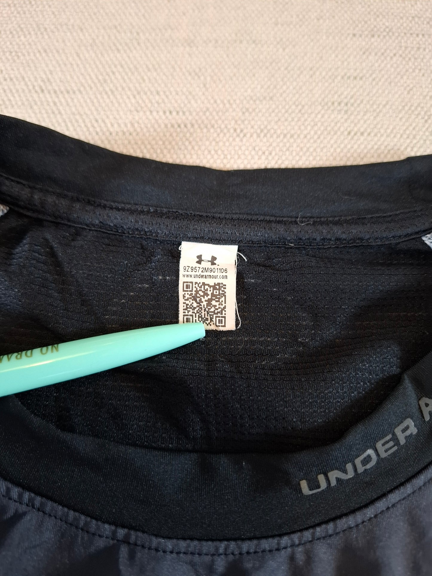 001157 Under Armour Longsleeve t-shirt size Unknown Grey/ Black