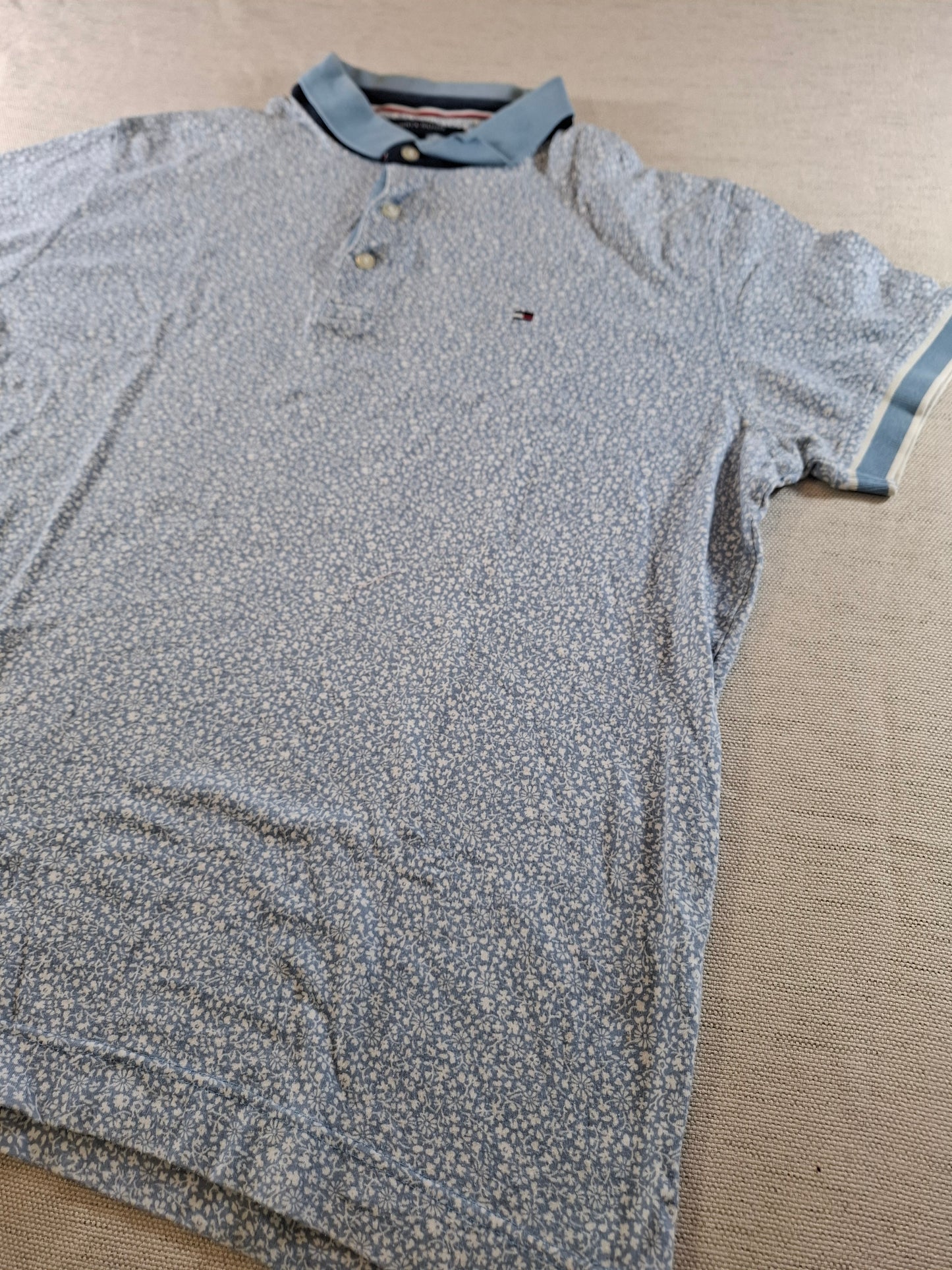 001058 Tommy Hilfiger Polo size L Light blue White