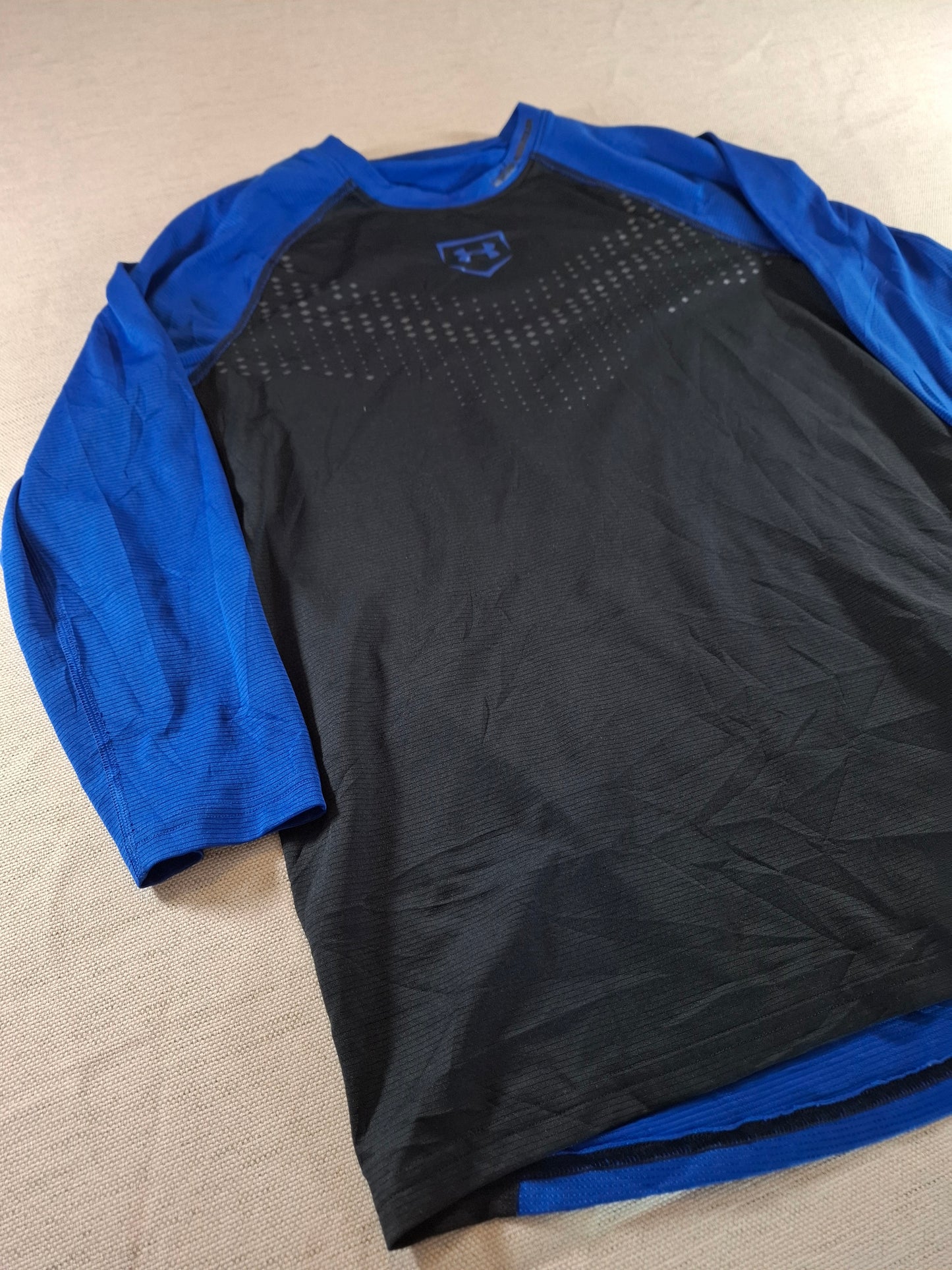 001156 Under Armour Longsleeve t-shirt size S Blue/ Black