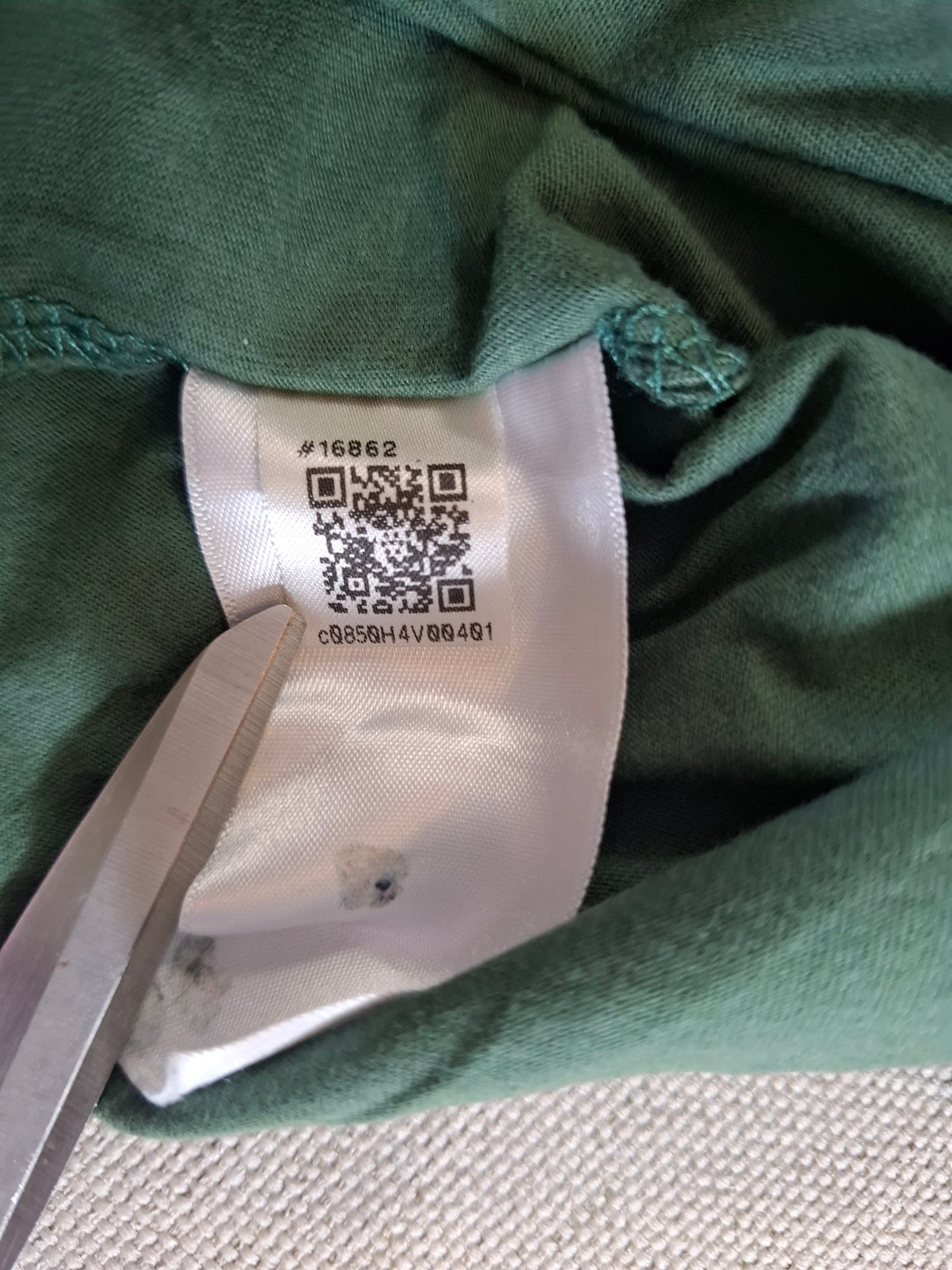 000129 Adidas T-shirt size L Green