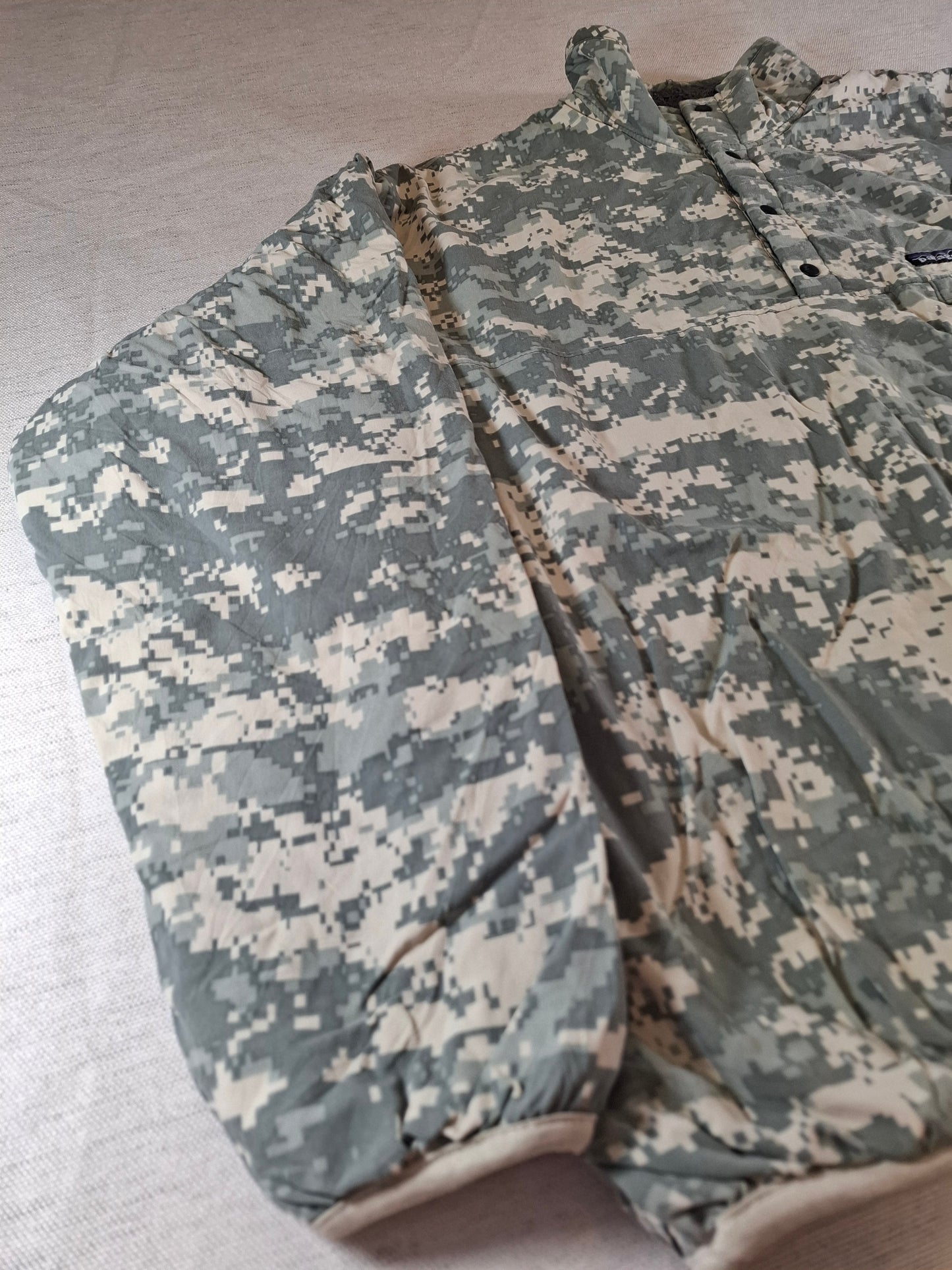 J156 Patagonia jacket UCP cammo/ Brown fleece L