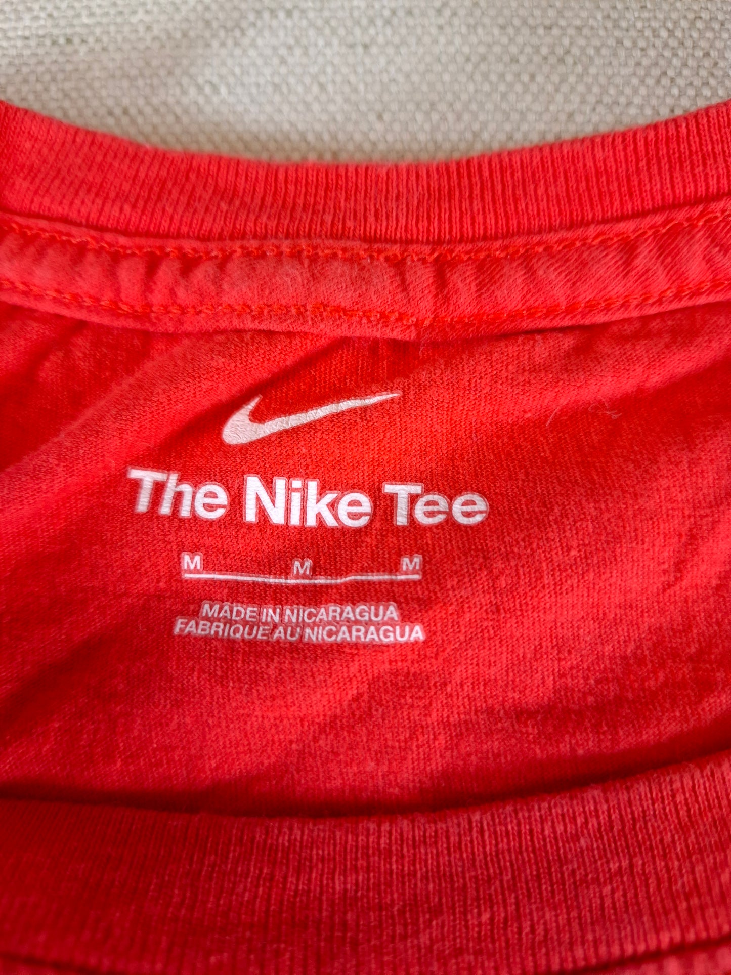 001129 Nike T-shirt size M Red