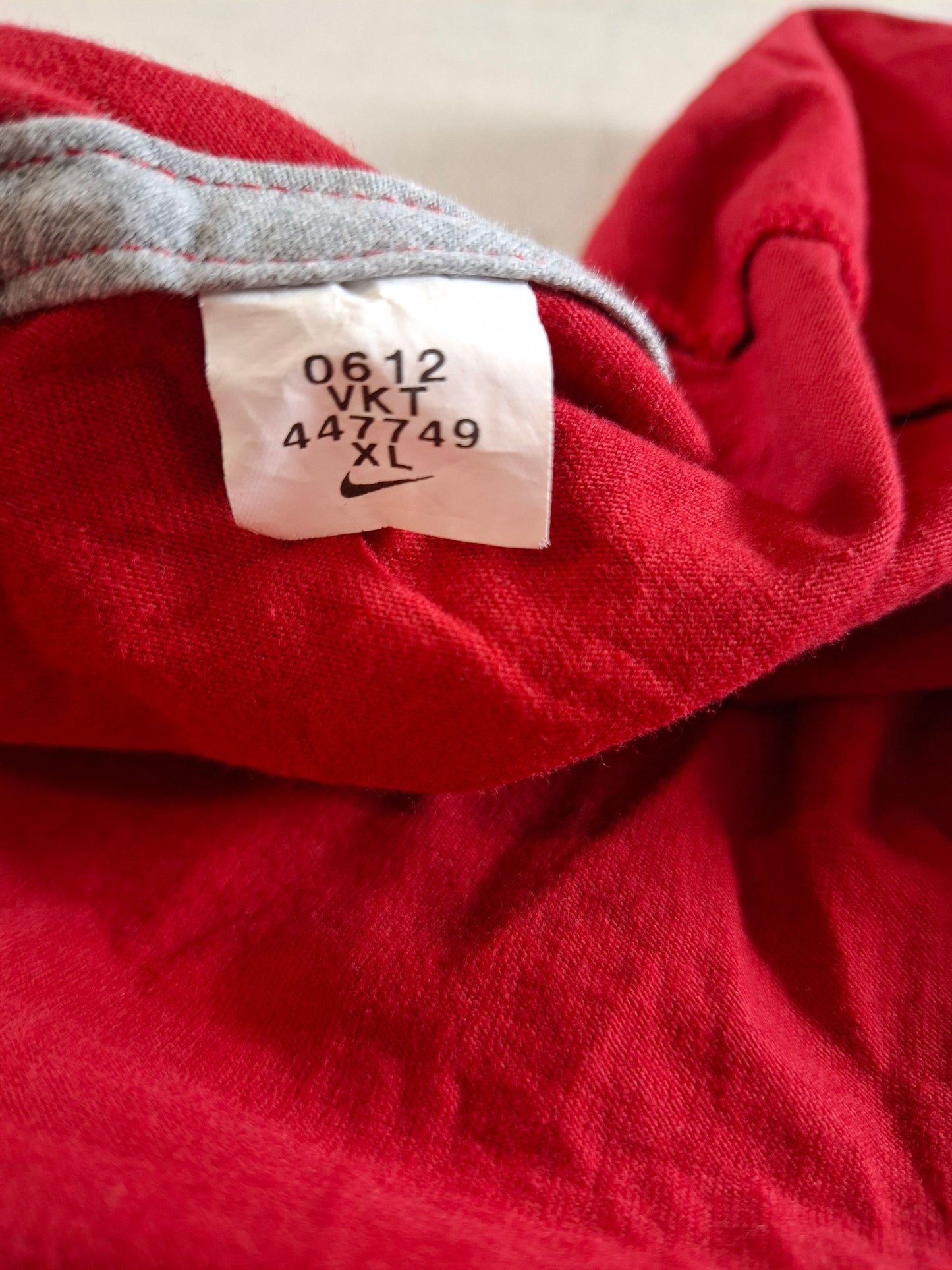 001127 Nike T-shirt size XL Red