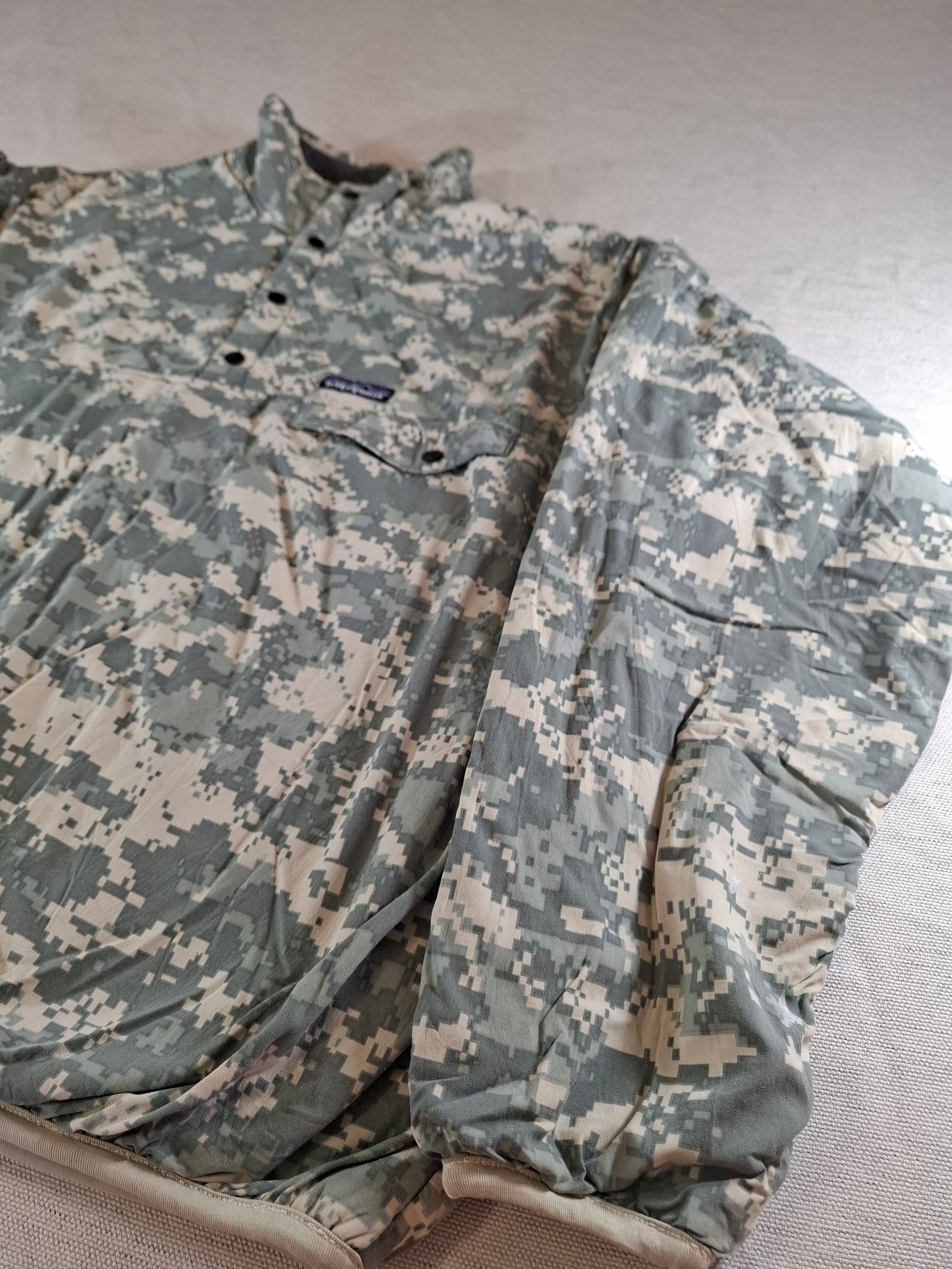 J156 Patagonia jacket UCP cammo/ Brown fleece L