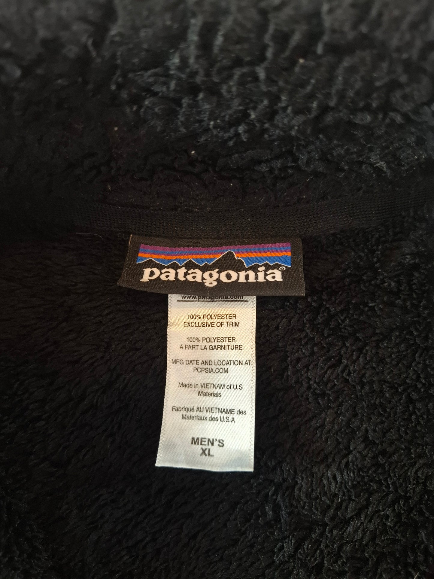 000689 Patagonia Fleece size XL Black