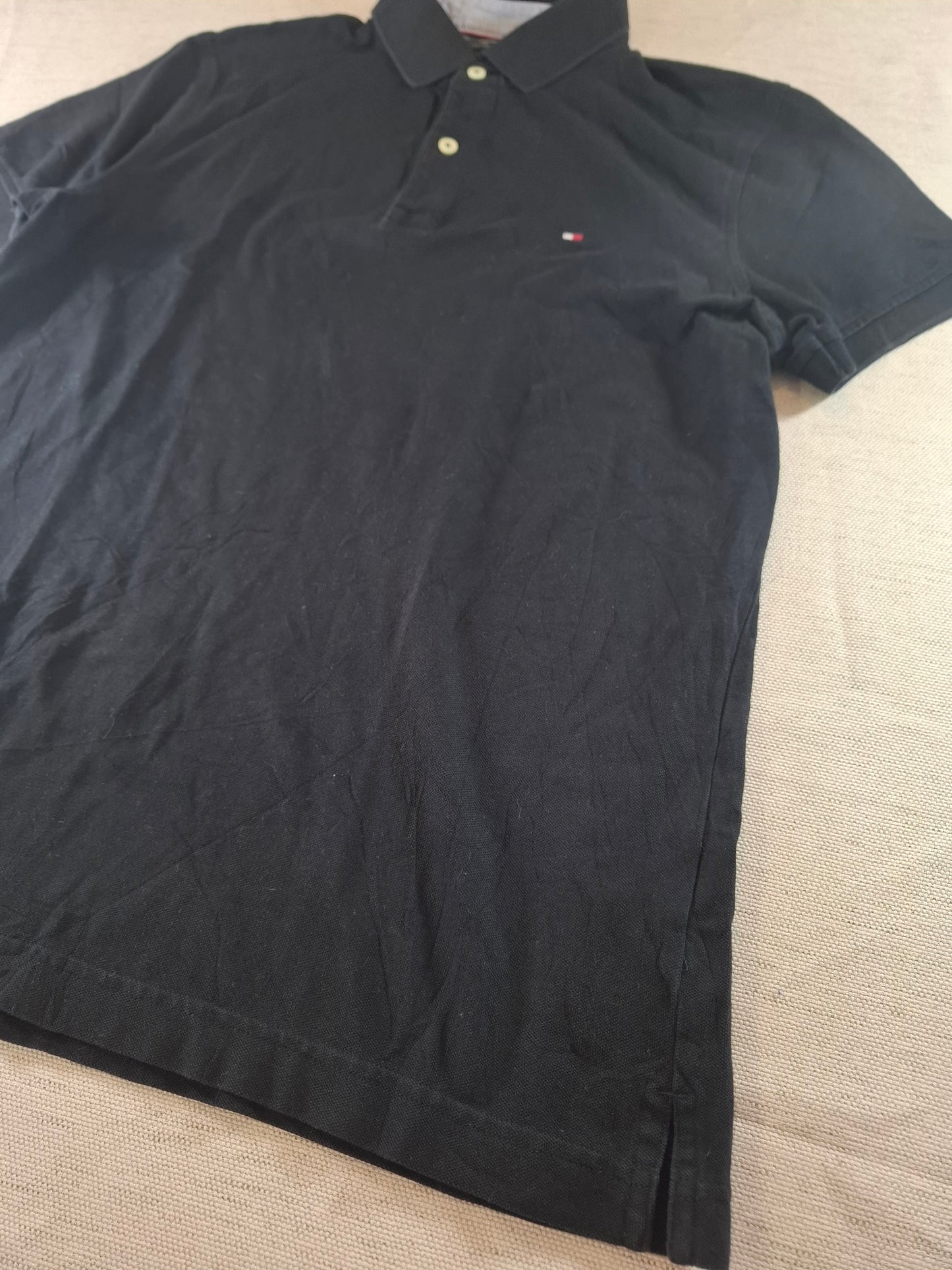 000158 Tommy Hilfiger Polo size M Black