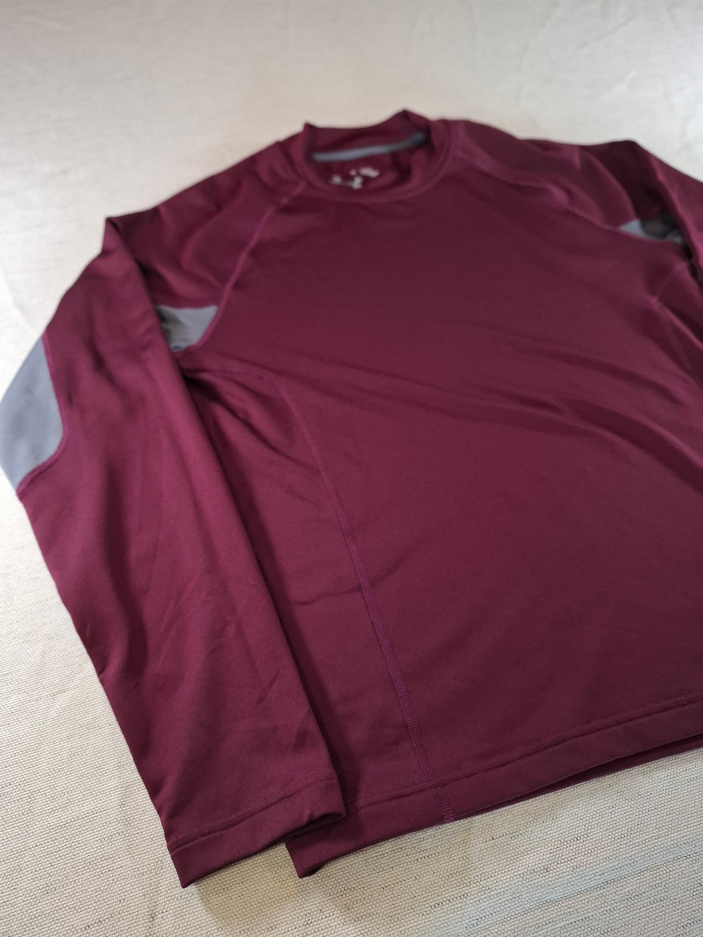 001154 Under Armour Longsleeve t-shirt size L Burgundy/ Grey