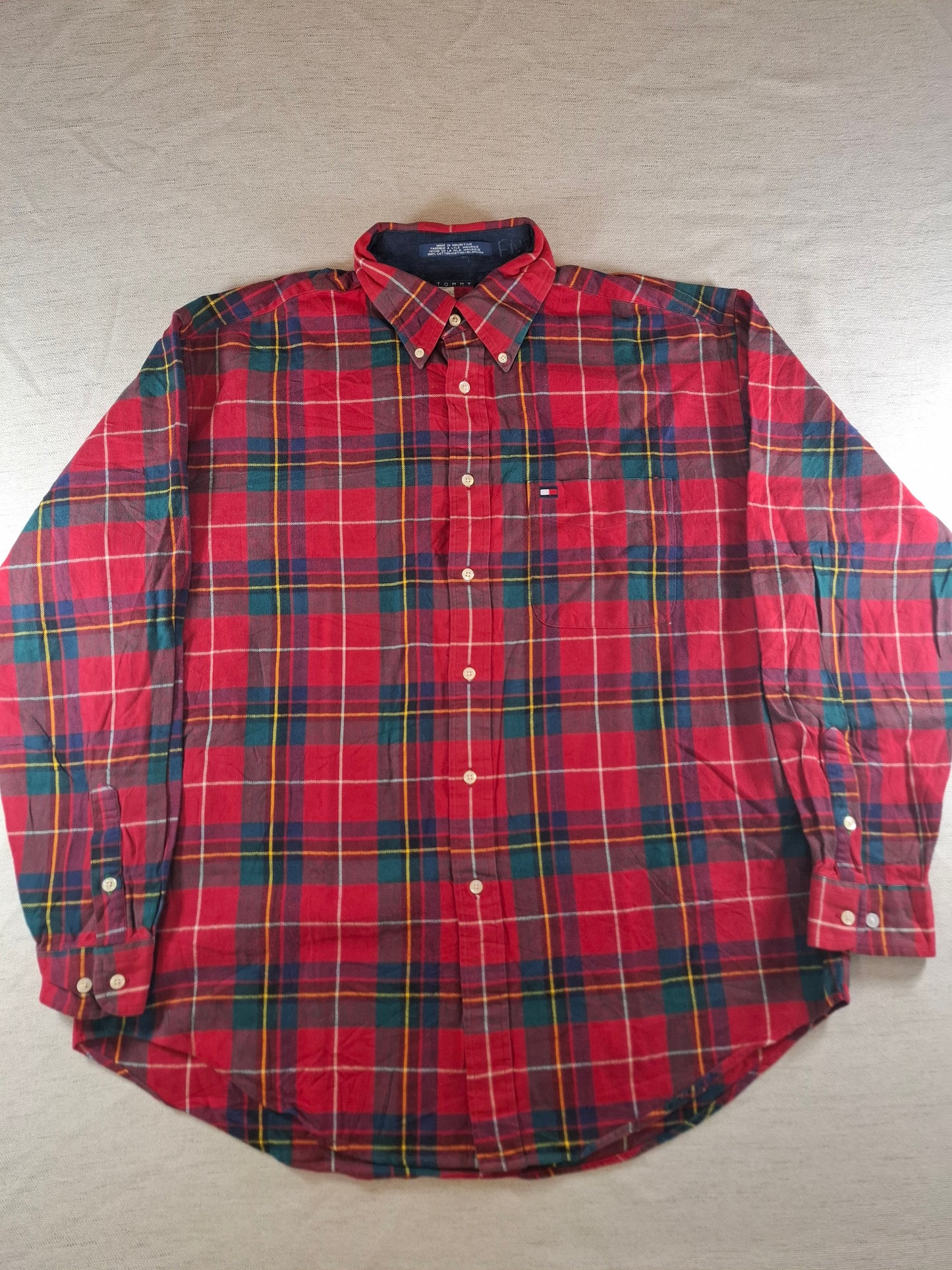 001088 Tommy Hilfiger Button down shirt size L Multi/ Red