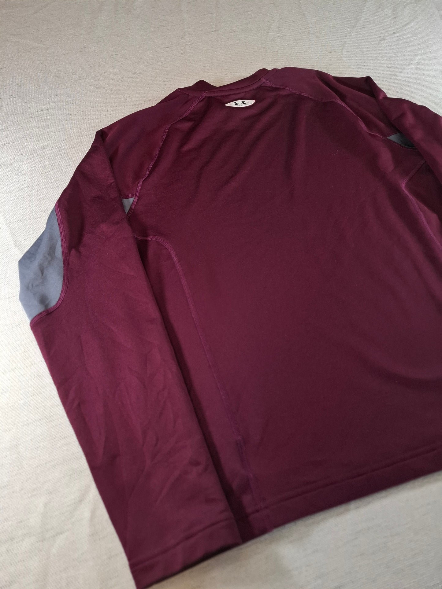 001154 Under Armour Longsleeve t-shirt size L Burgundy/ Grey