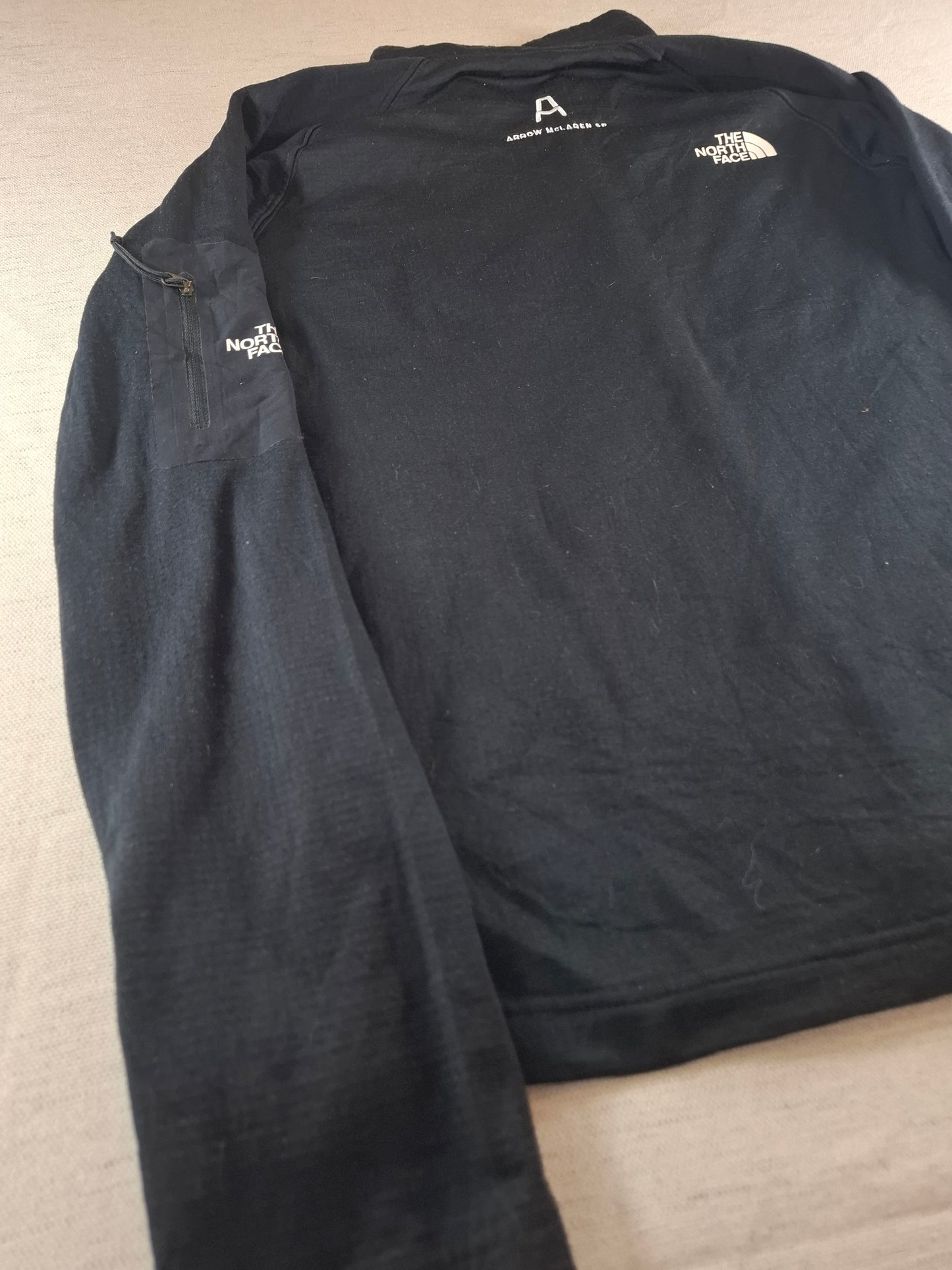 000696 The North Face Jacket size L Black