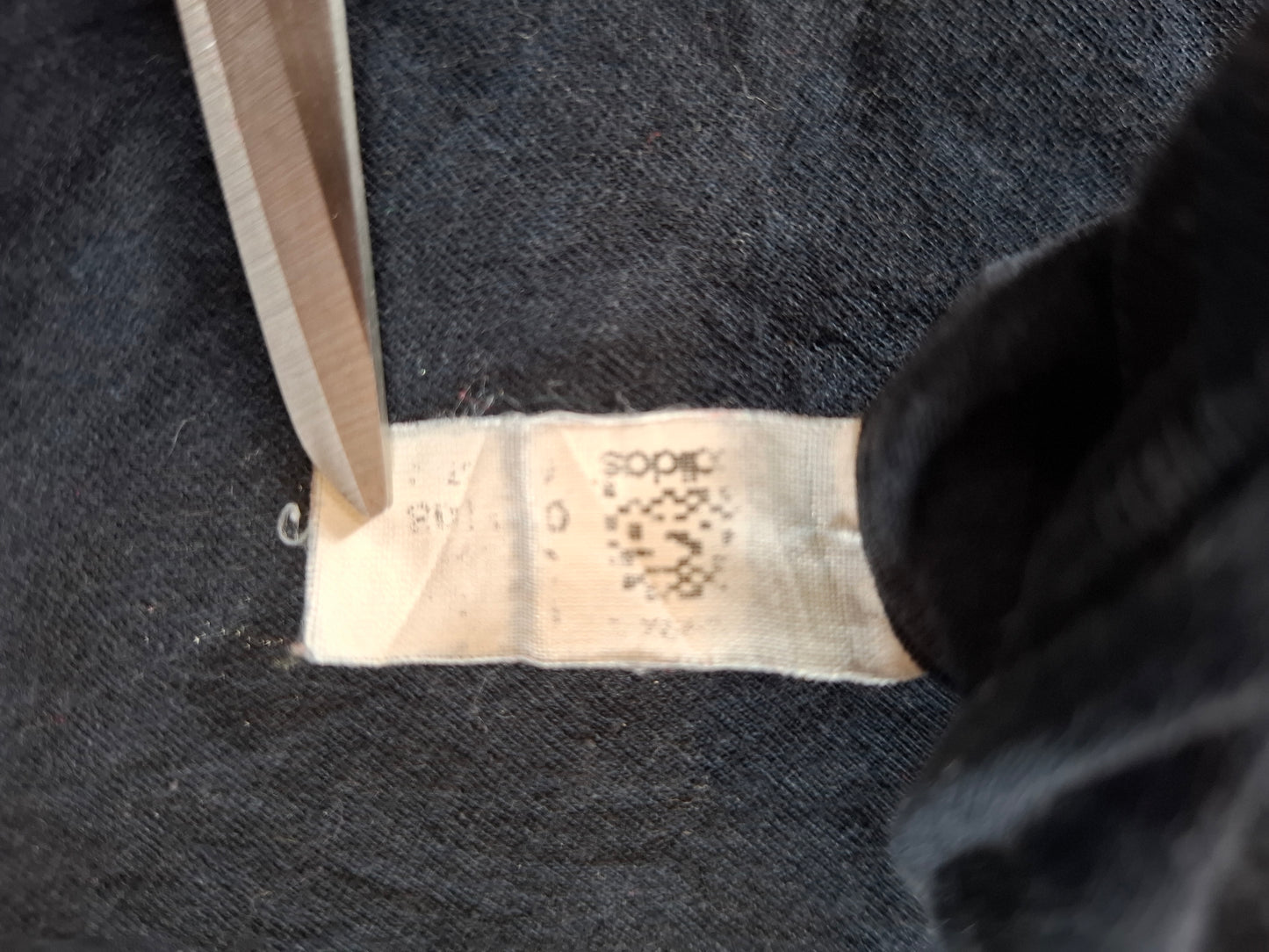 000947 Adidas T-shirt size M Black