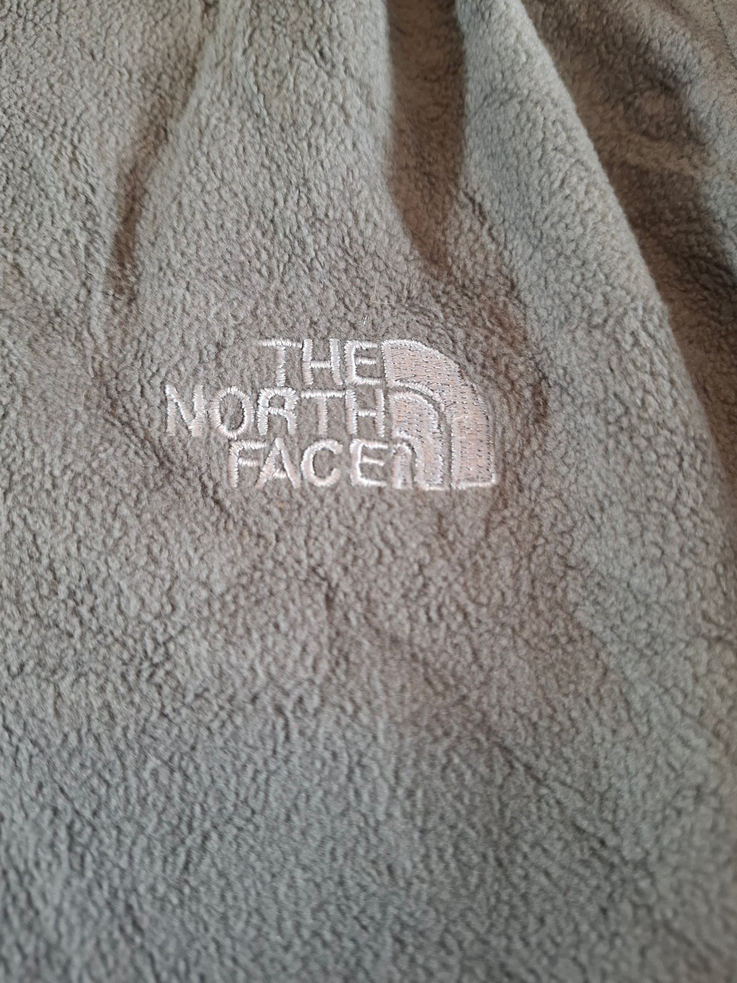 000697 The North Face Fleece size L Grey