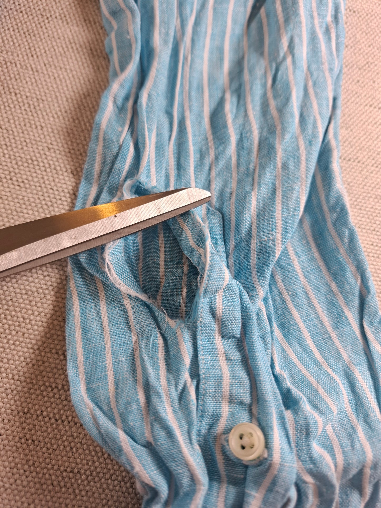 001083 Polo Ralph Lauren Button down shirt size S Turquoise striped