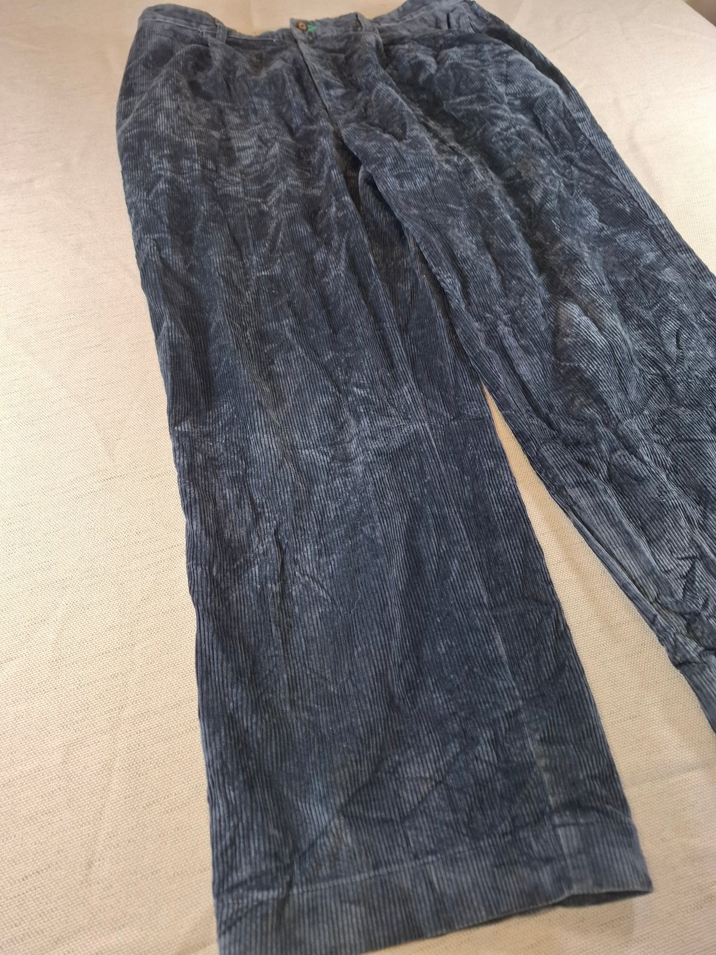 001165 Tommy Hilfiger Corduroy pants size 36/30 Black/Navy