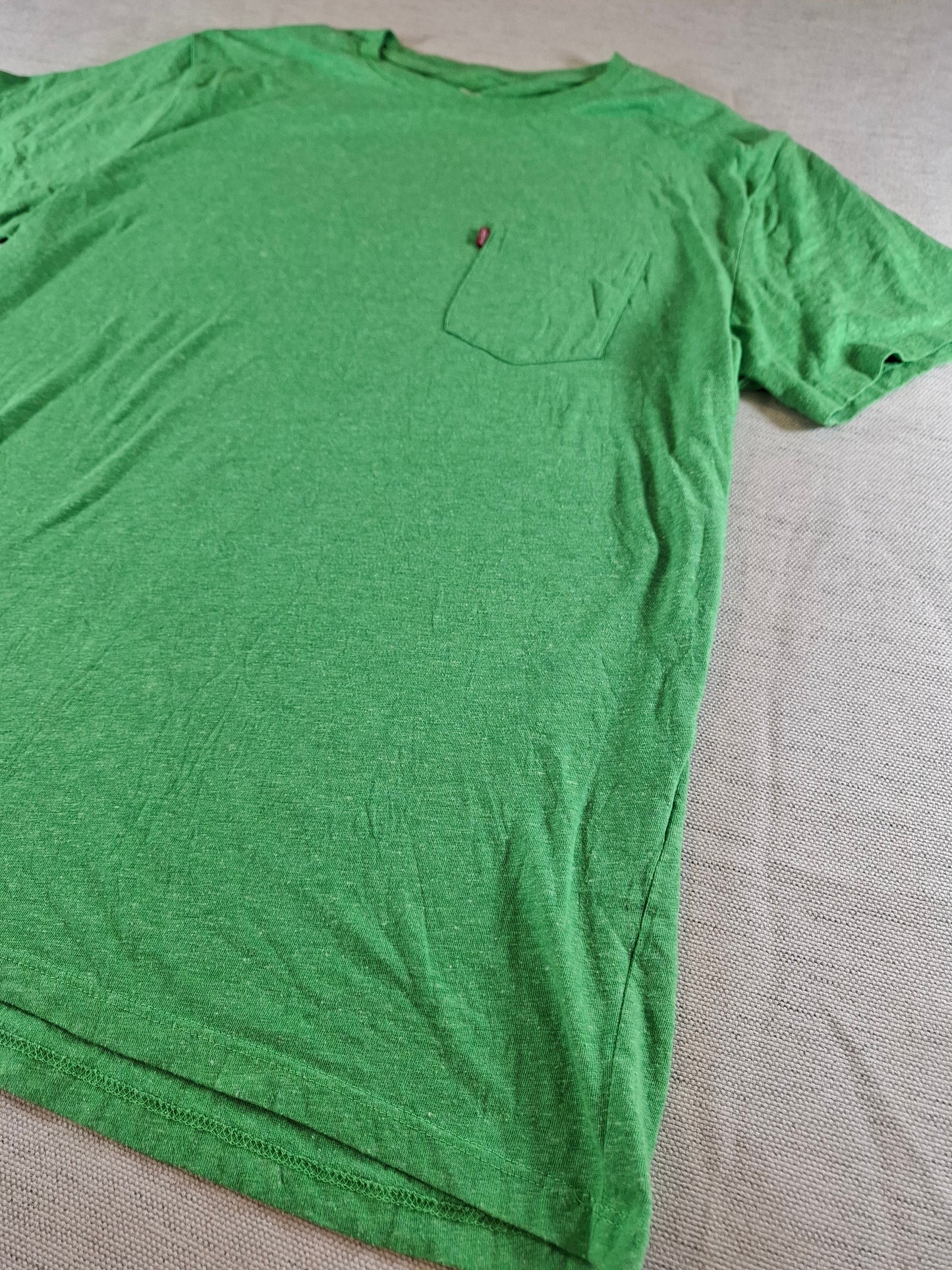 001140 Levi's T-shirt size L Green