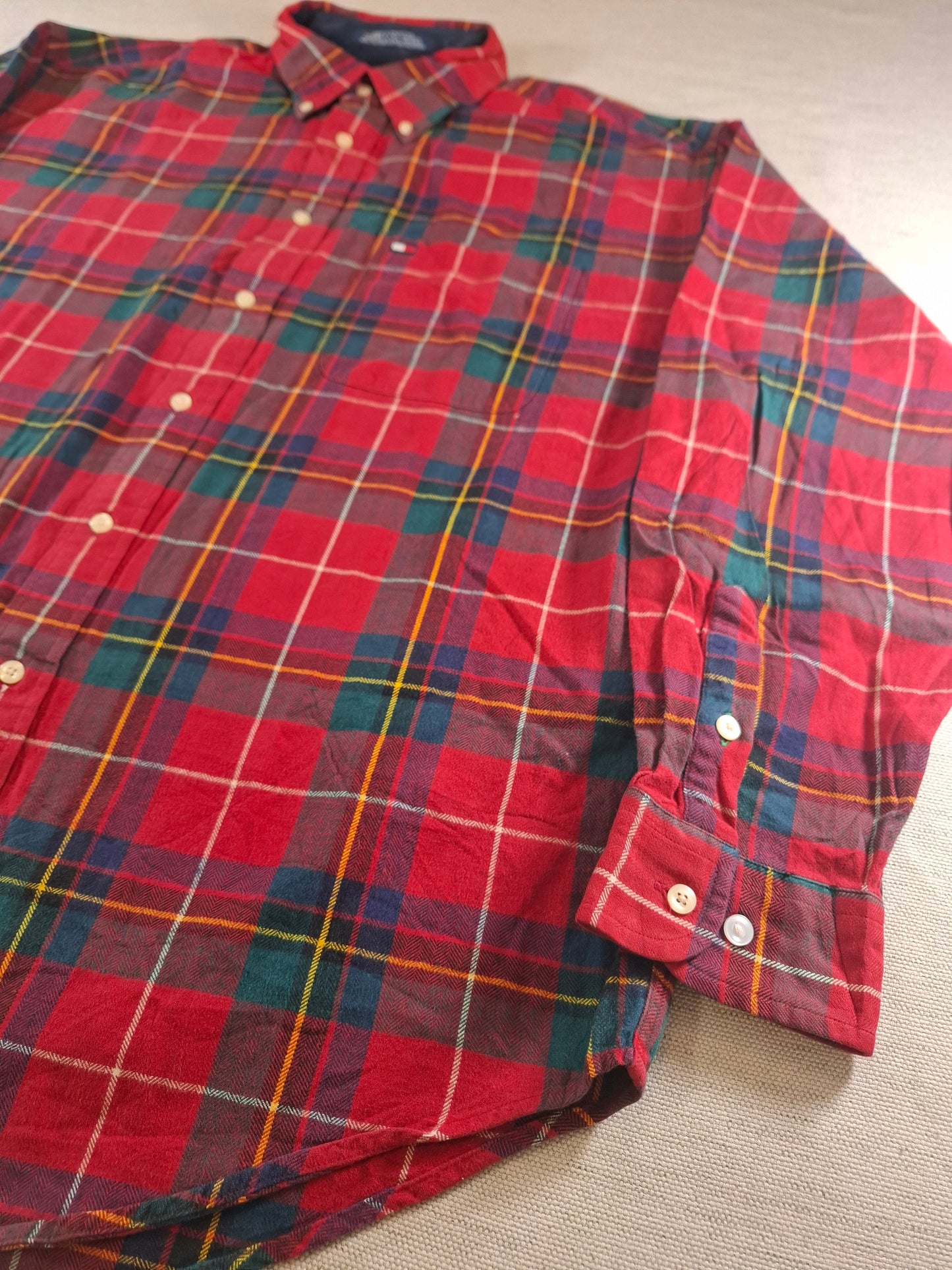 001088 Tommy Hilfiger Button down shirt size L Multi/ Red