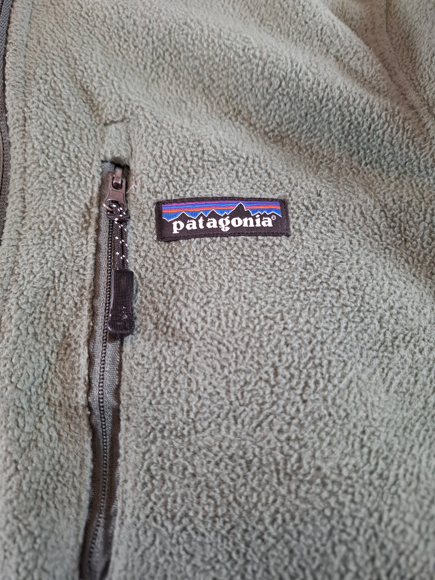 000950 Patagonia Fleece size Women's M Dark green