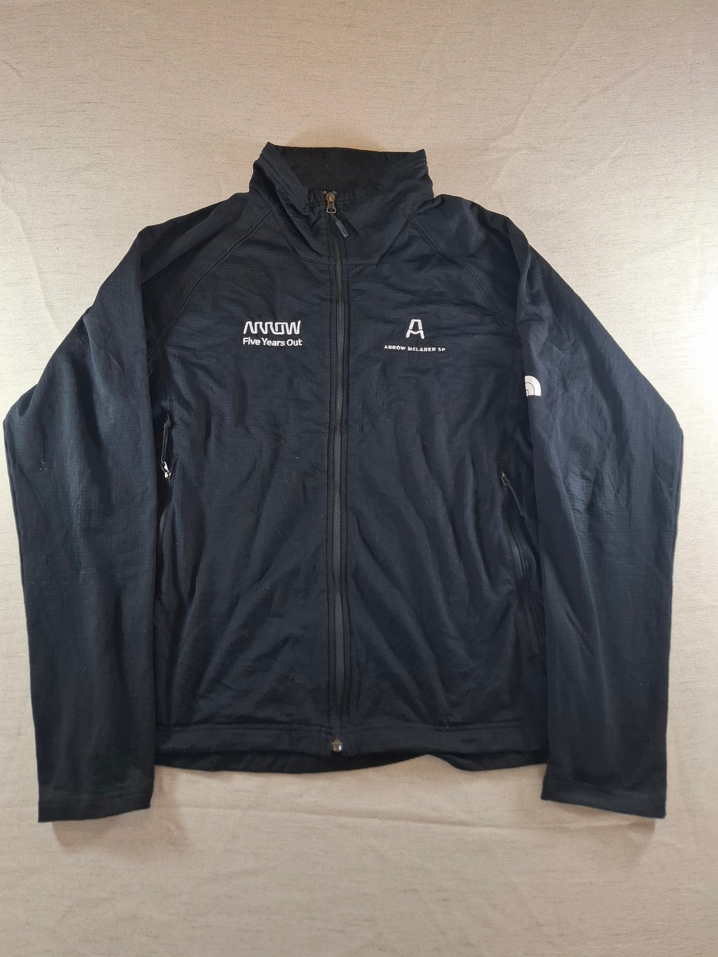000696 The North Face Jacket size L Black