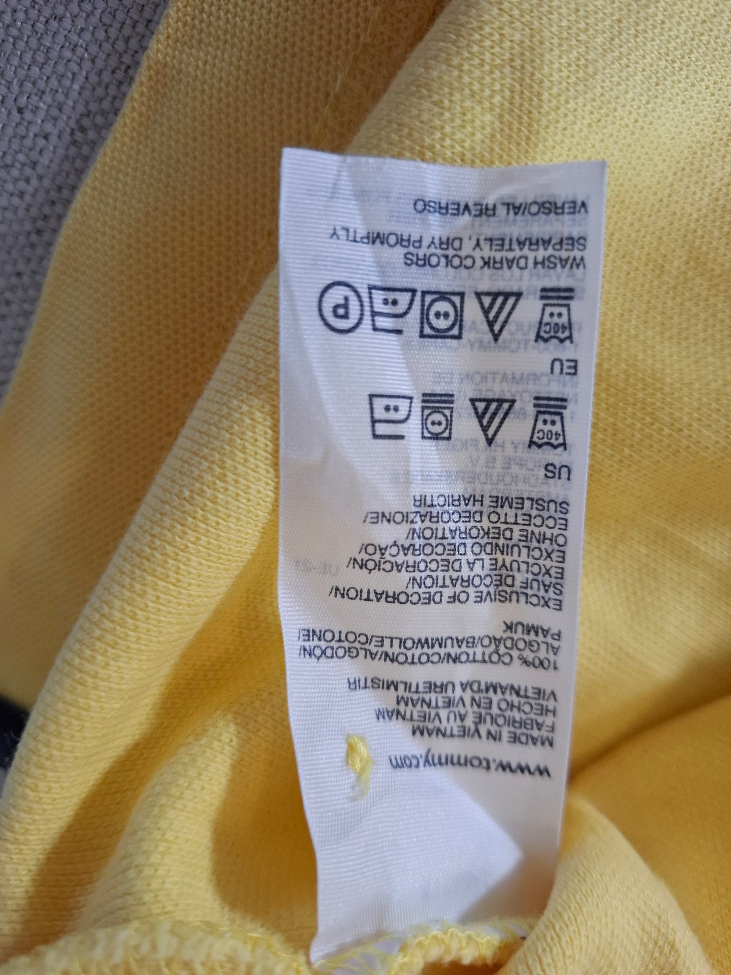 001063 Tommy Hilfiger Polo size L Yellow