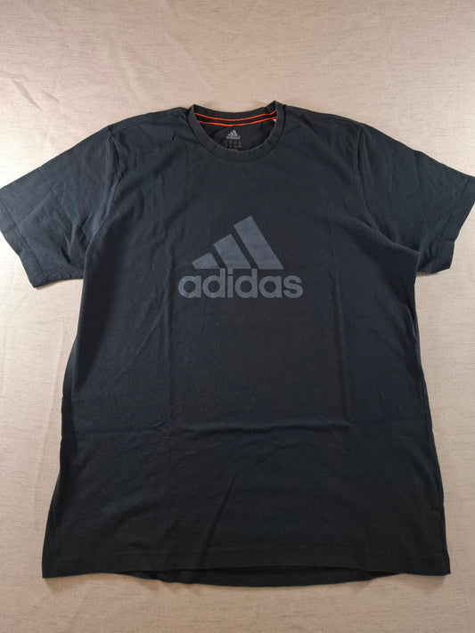 000946 Adidas T-shirt size XL Black