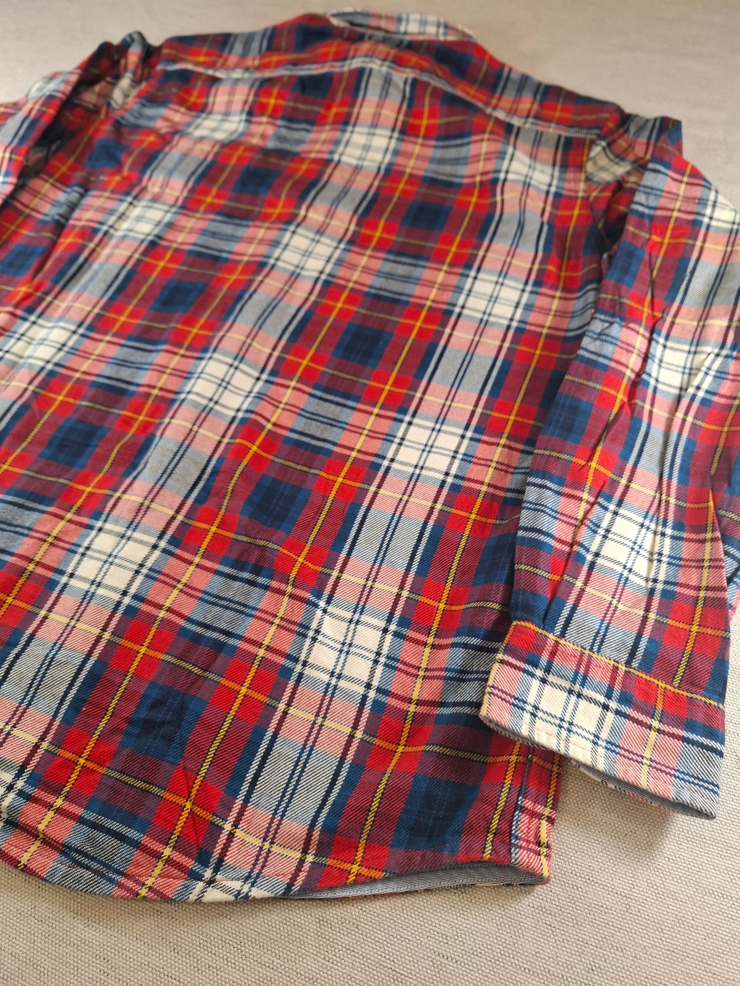 001089 Tommy Hilfiger Button down shirt size L Multi/ Red