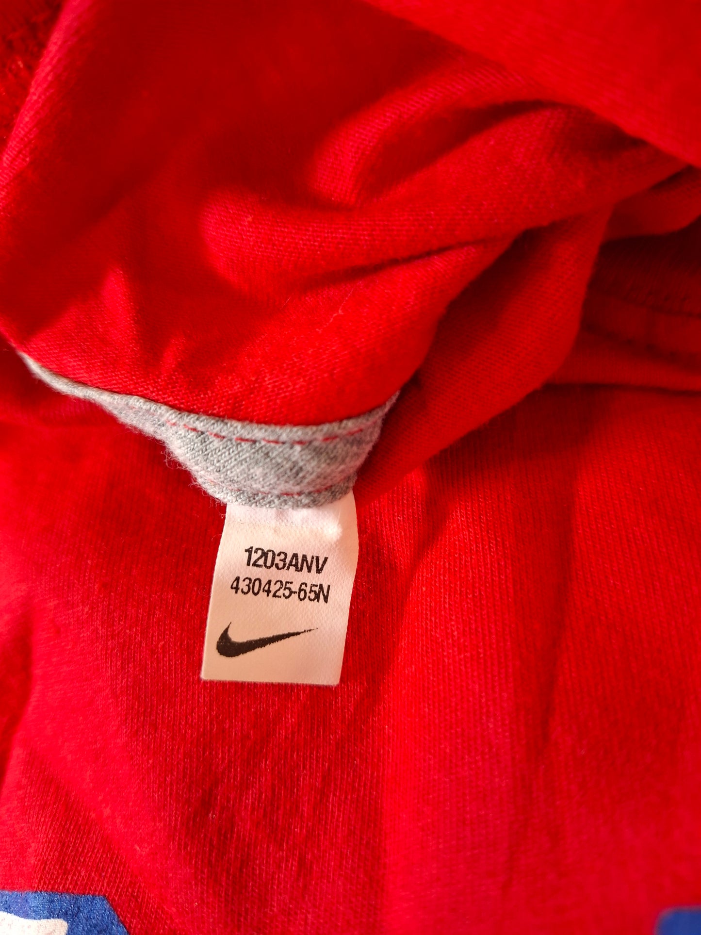 001128 Nike T-shirt size M Red