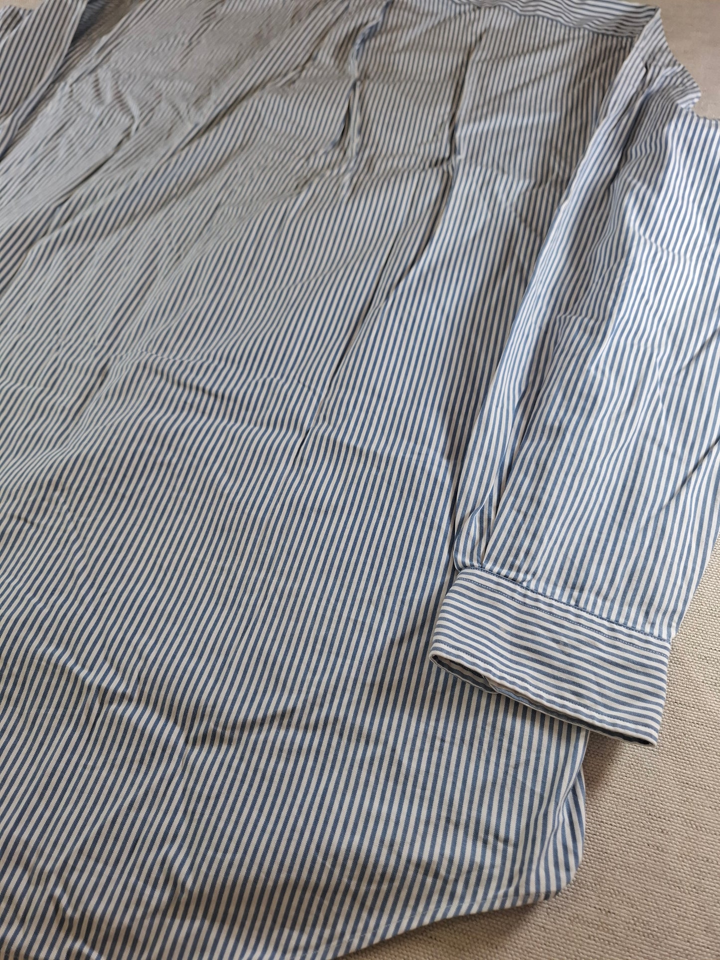 001081 Polo Ralph Lauren Button down shirt size 16.5 / 34-35 Blue/ White striped