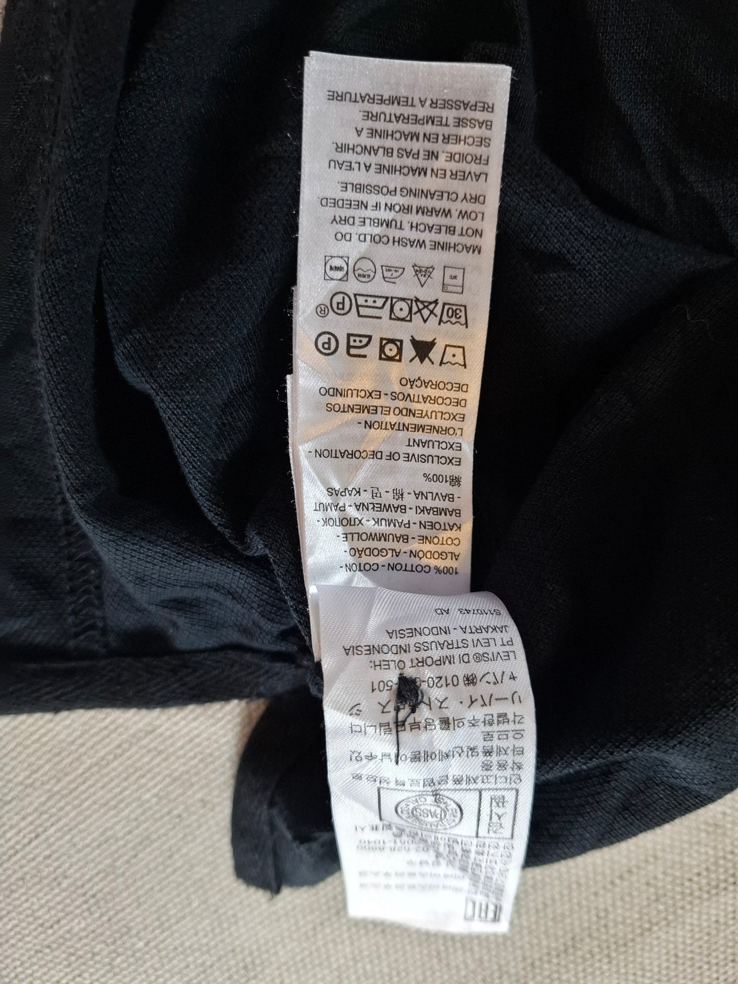 001136 Levi's Polo size XL Black