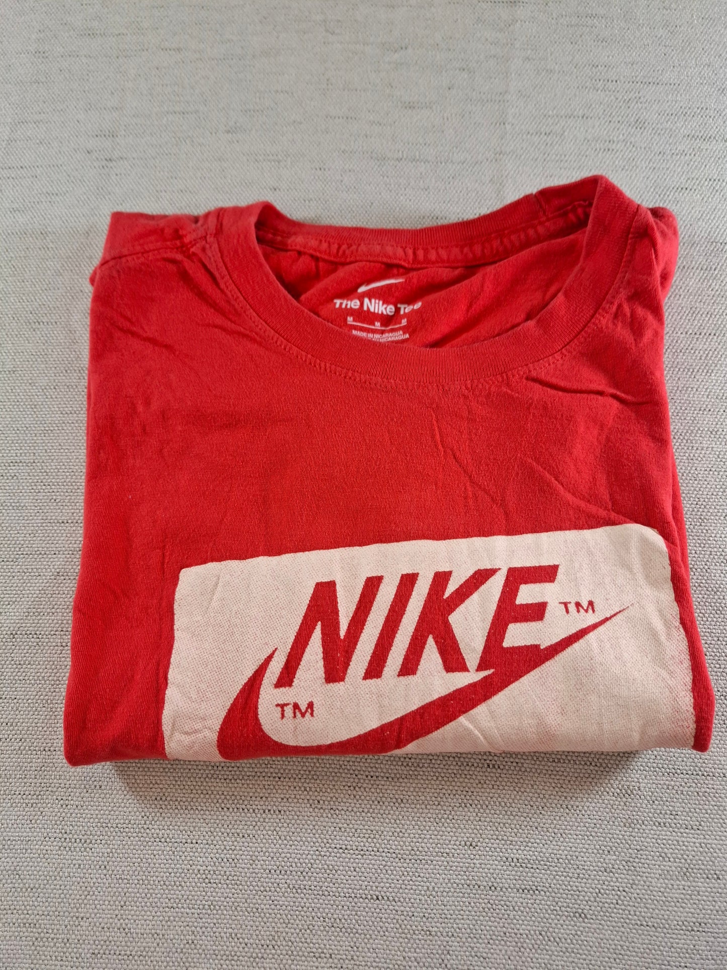 001129 Nike T-shirt size M Red