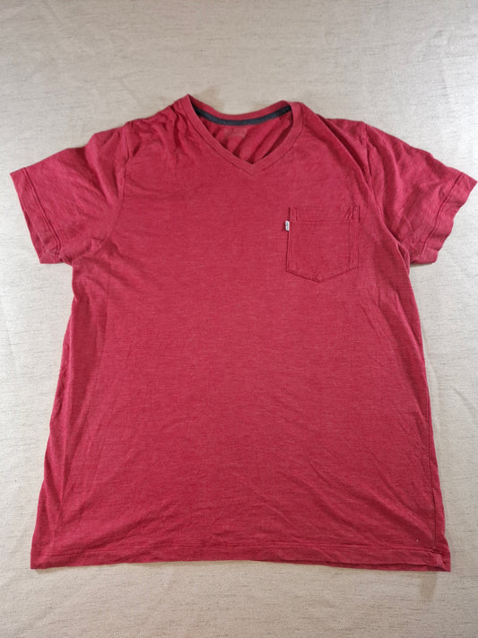 001142 Levi's T-shirt size L Red