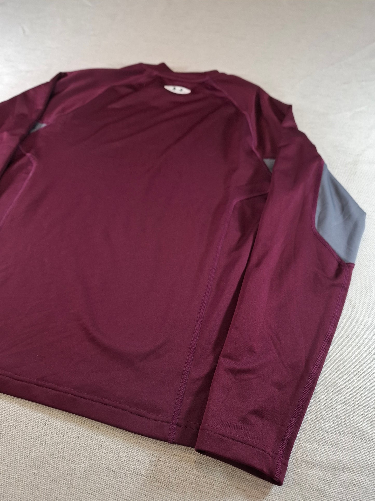 001154 Under Armour Longsleeve t-shirt size L Burgundy/ Grey