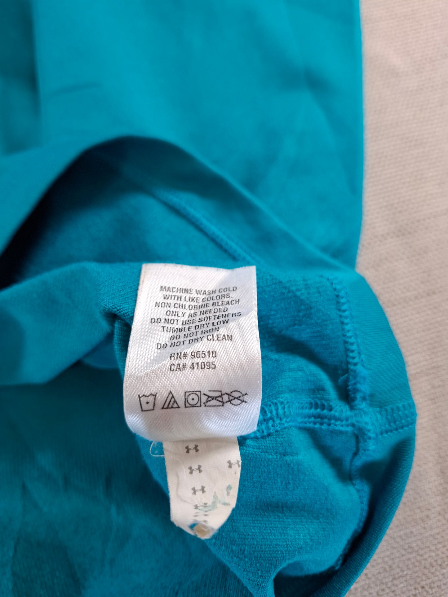 001153 Under Armour Longsleeve t-shirt size Unknown Turquoise